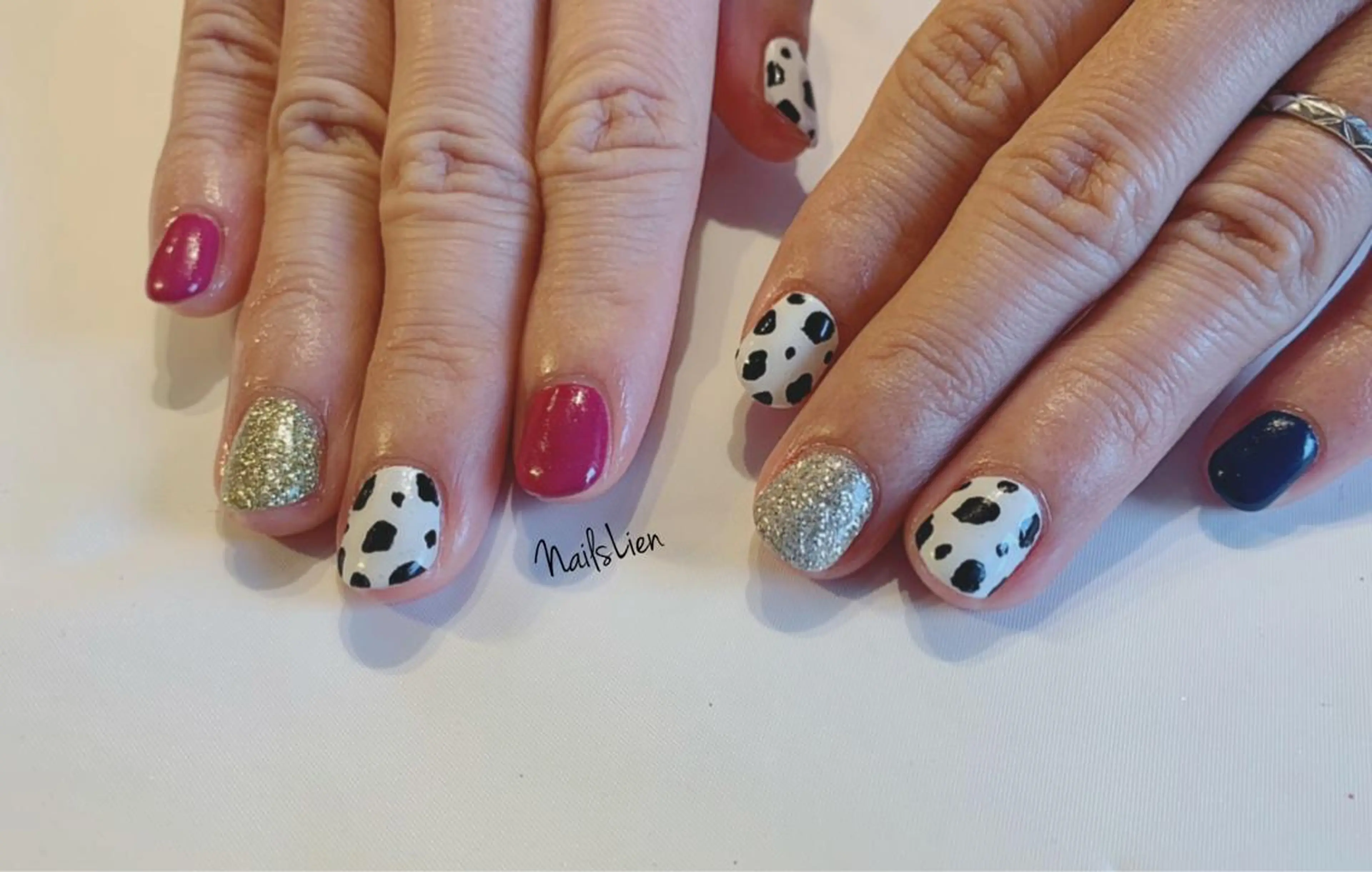 ネイル アニマル柄 バレンタイン 冬ネイル studio e n / RiNのネイルデザイン