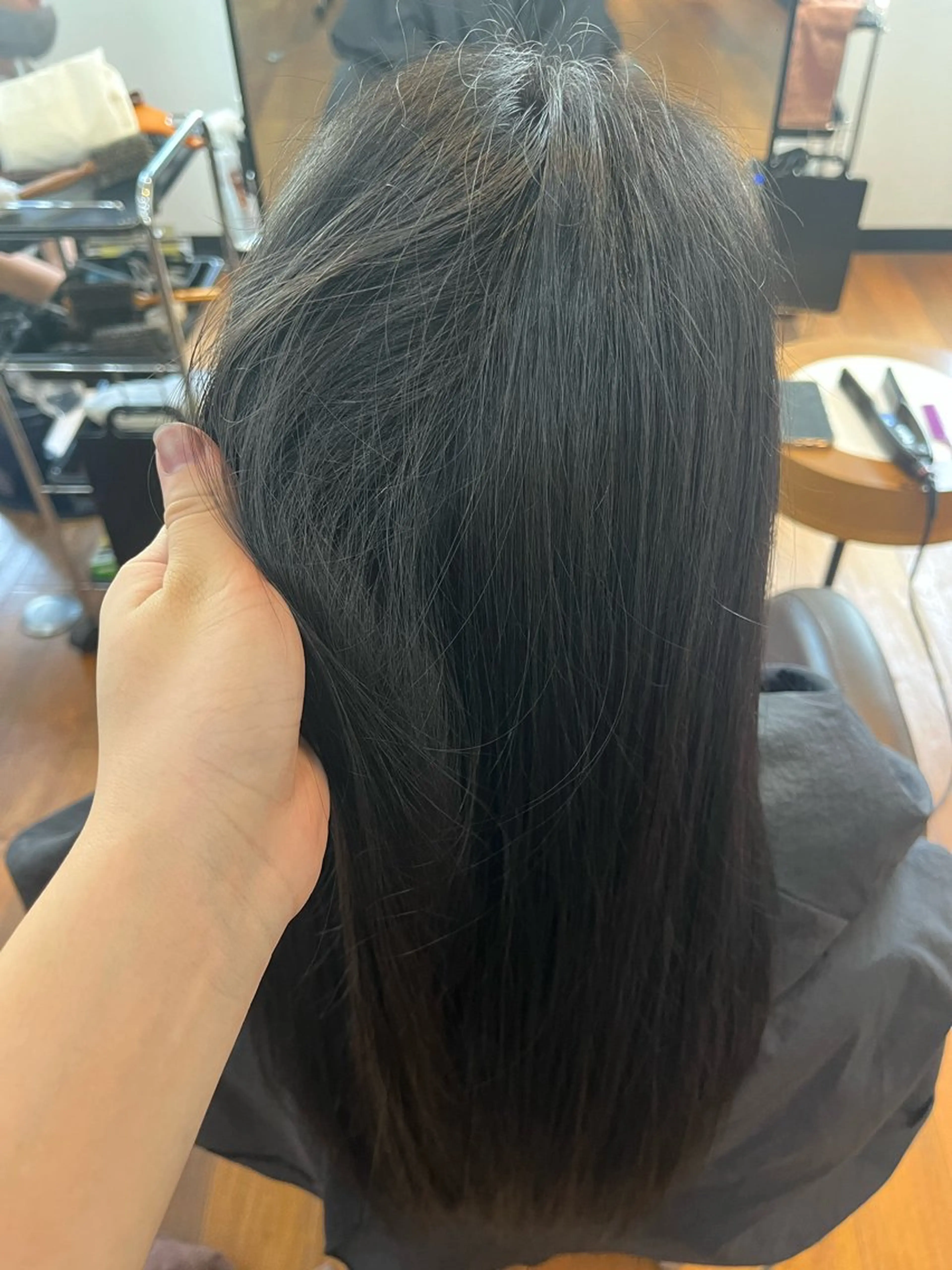 ロング 相澤 彩美のヘアスタイル