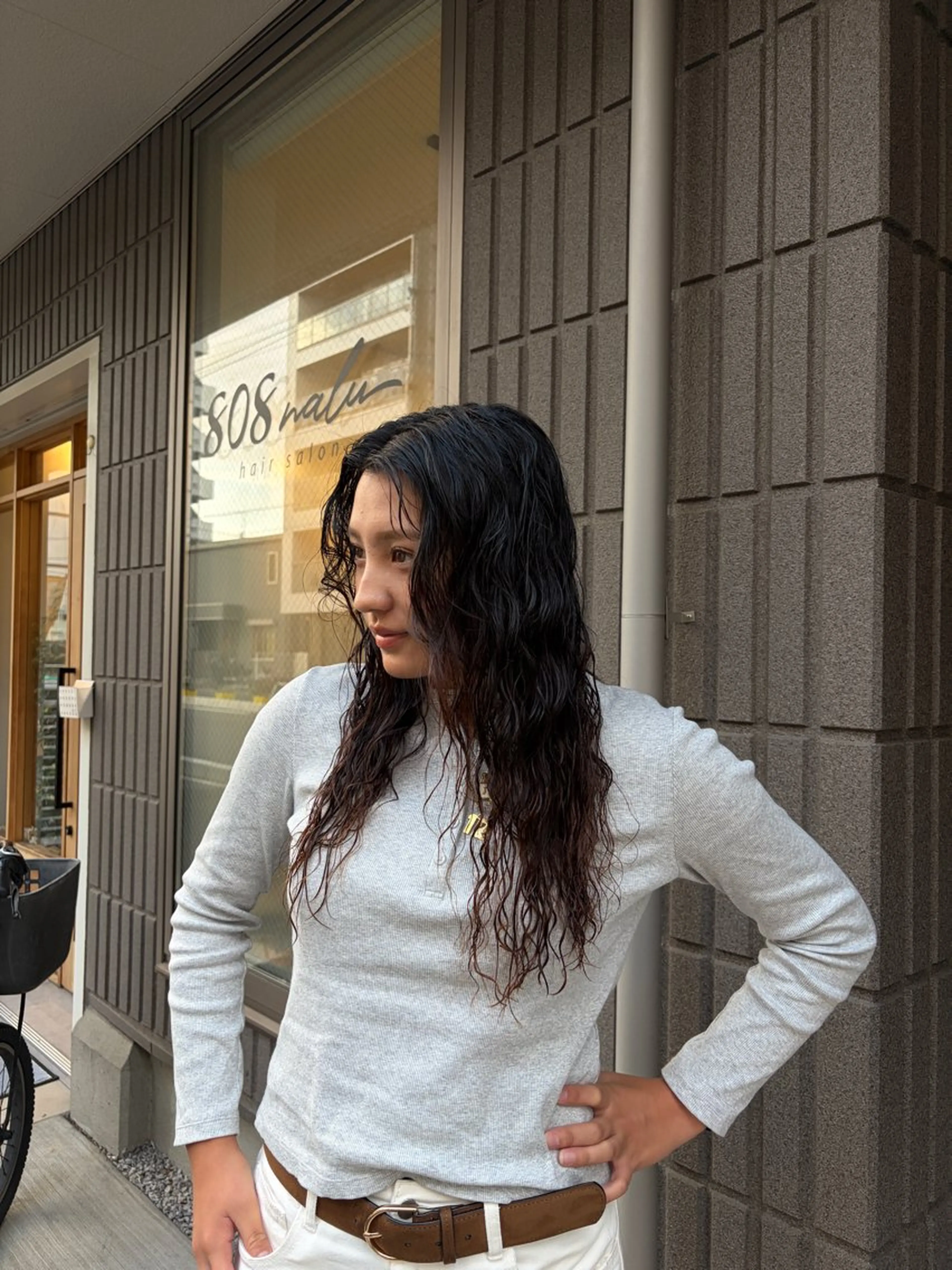 ロング パーマ カット パーマ 荒井 茉凜のヘアスタイル