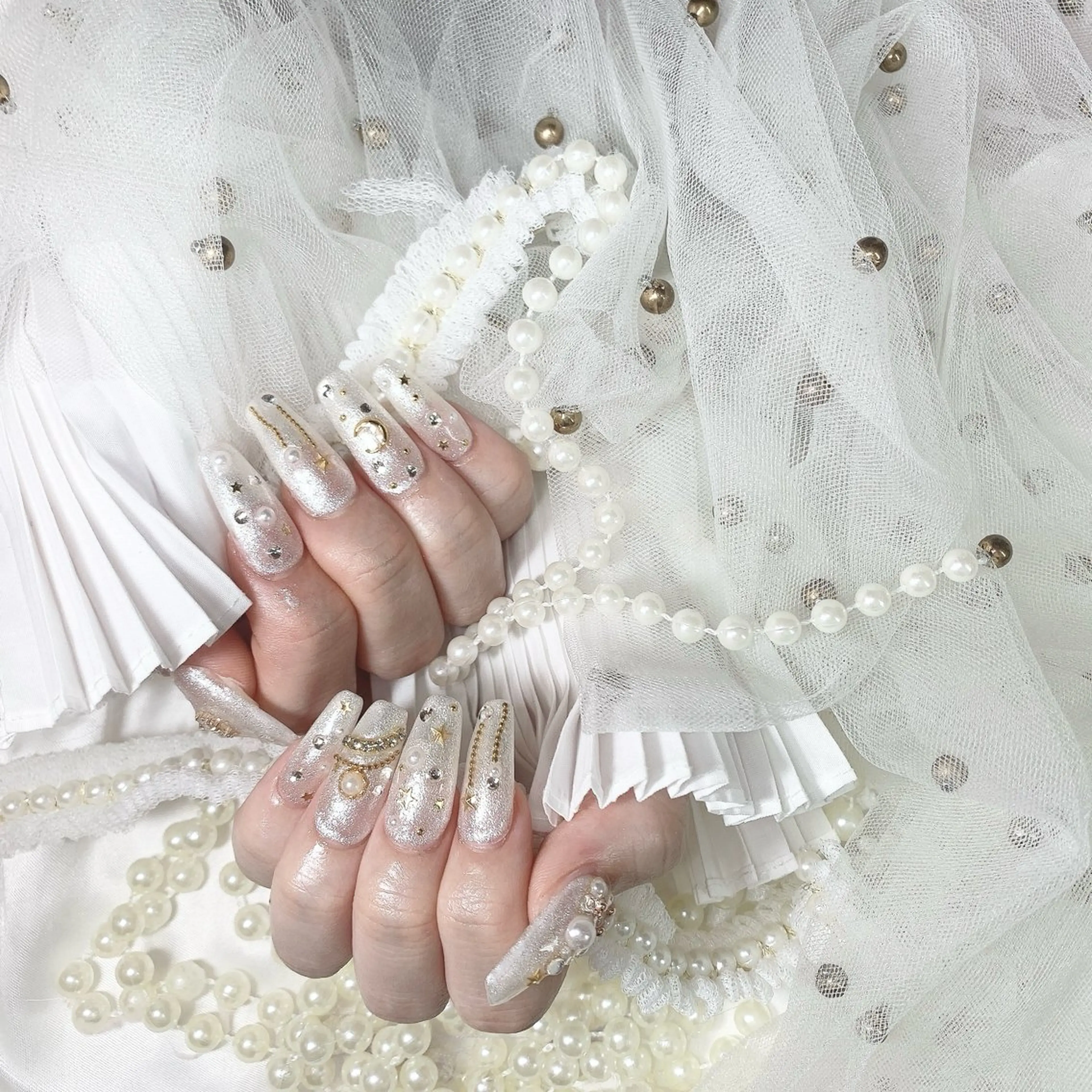 ネイル オーロラネイル 成人式 フットネイル 韓国ネイル ロングネイル ハンドネイル Yudia🦋 azuのネイルデザイン