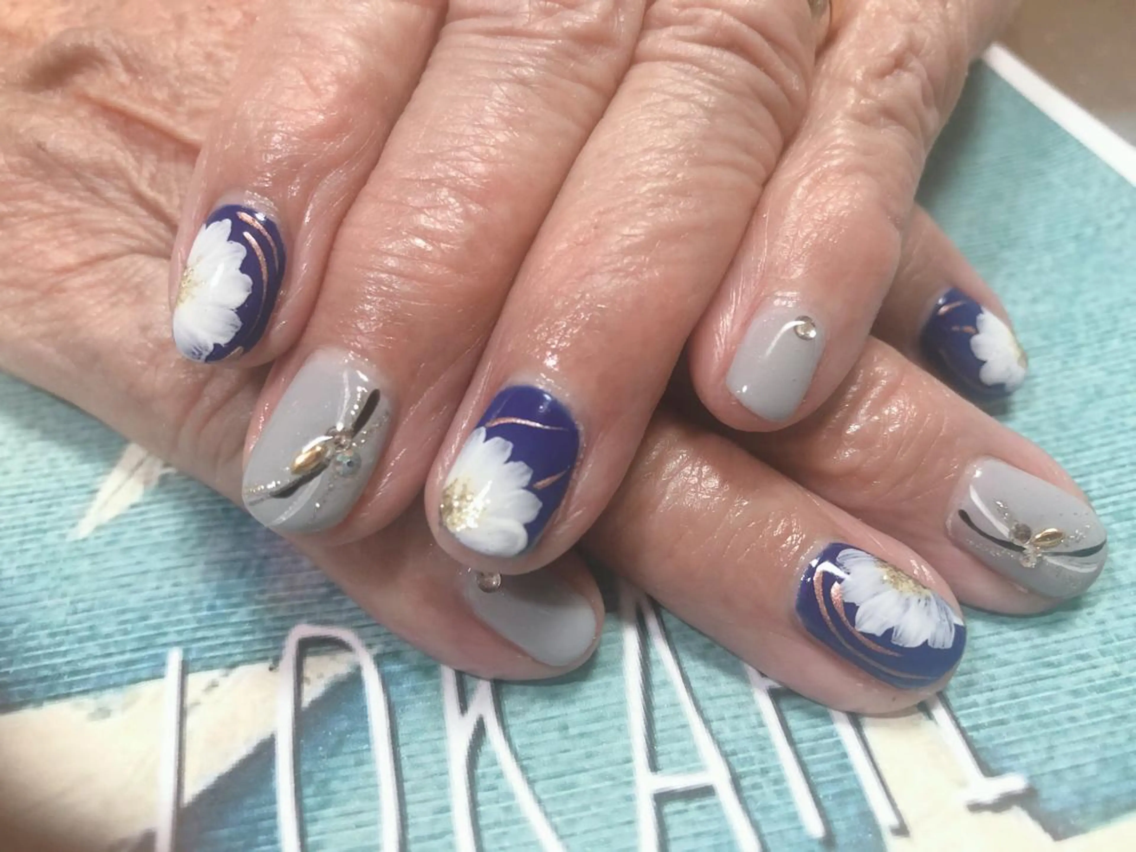 ネイル ハンドネイル フットネイル Lokahi NAILのネイルデザイン