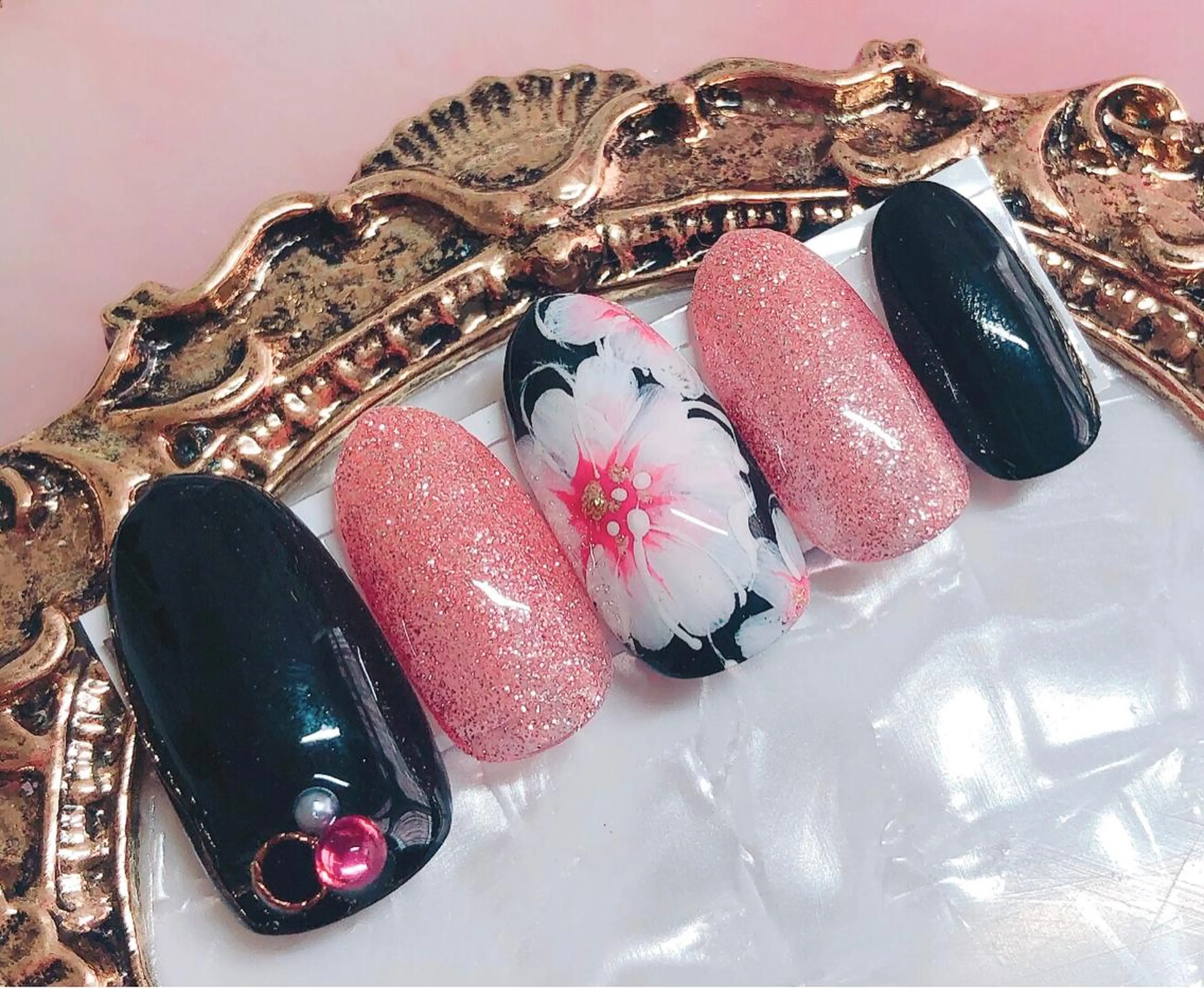 ネイル ハンドネイル CROWN プライベートサロンのネイルデザイン