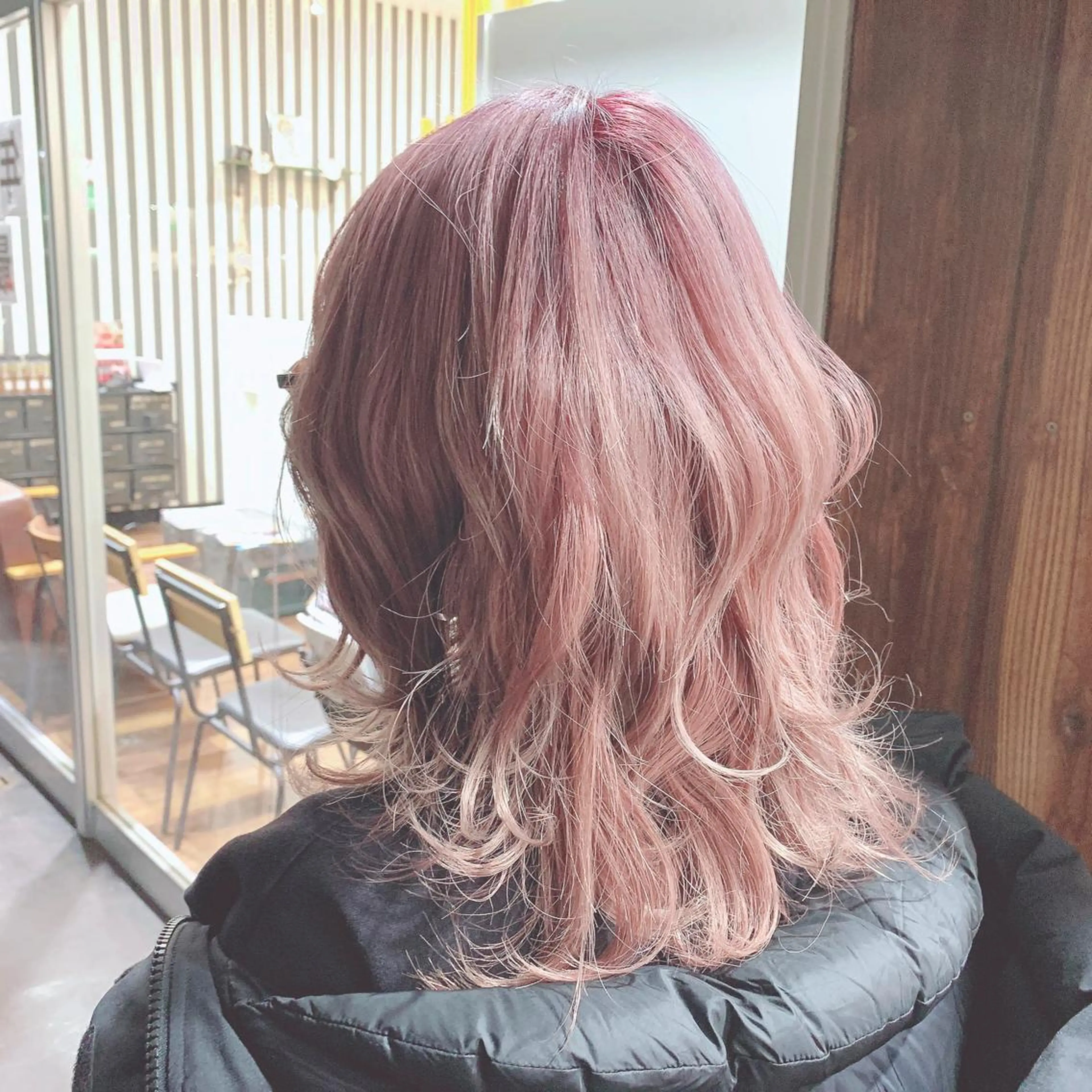 カラー ヘアカラー 嶋岡 乃愛のヘアスタイル