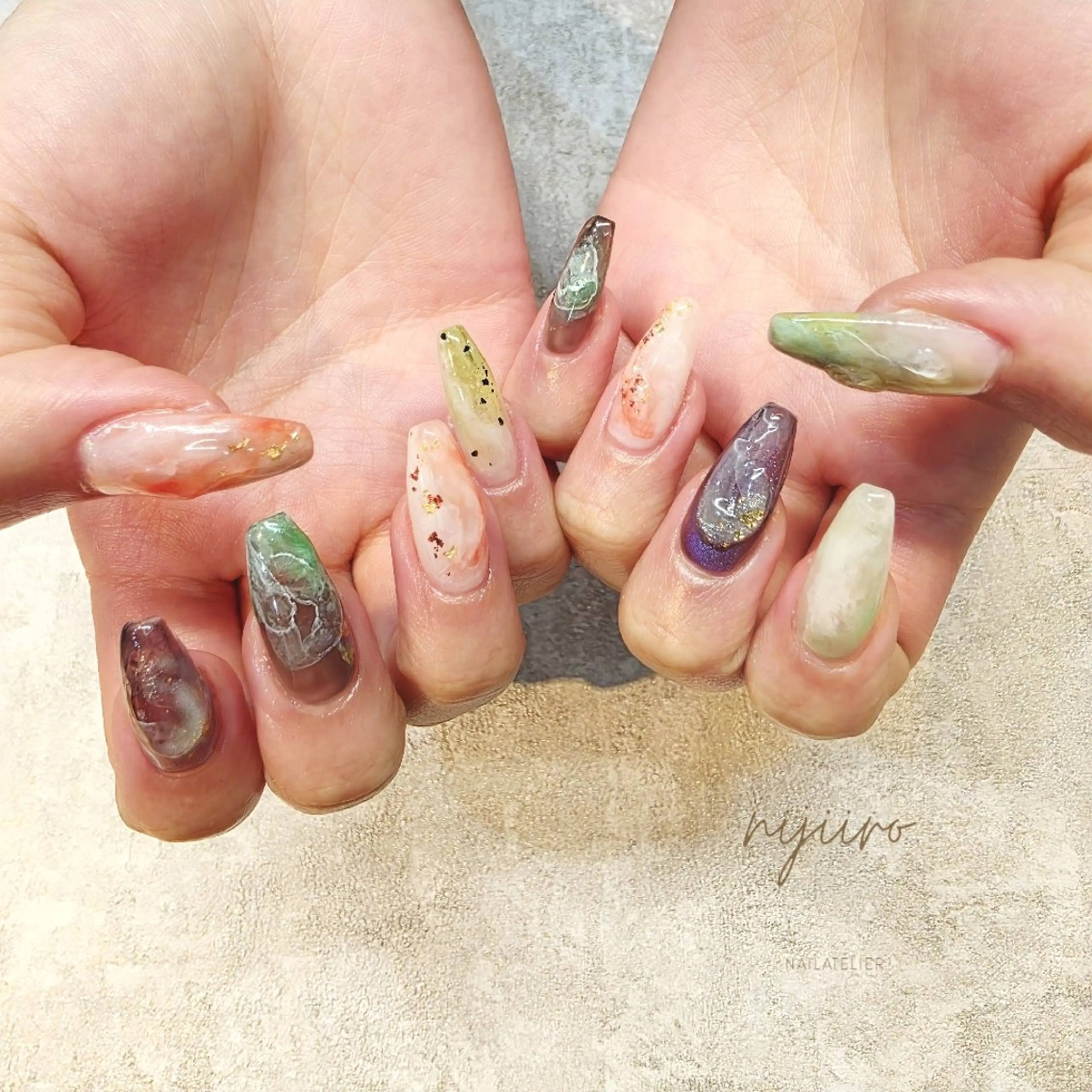 ネイル ハンドネイル nailatelier nijiiro.所属・nijiiro🌈 サトウのネイルデザイン
