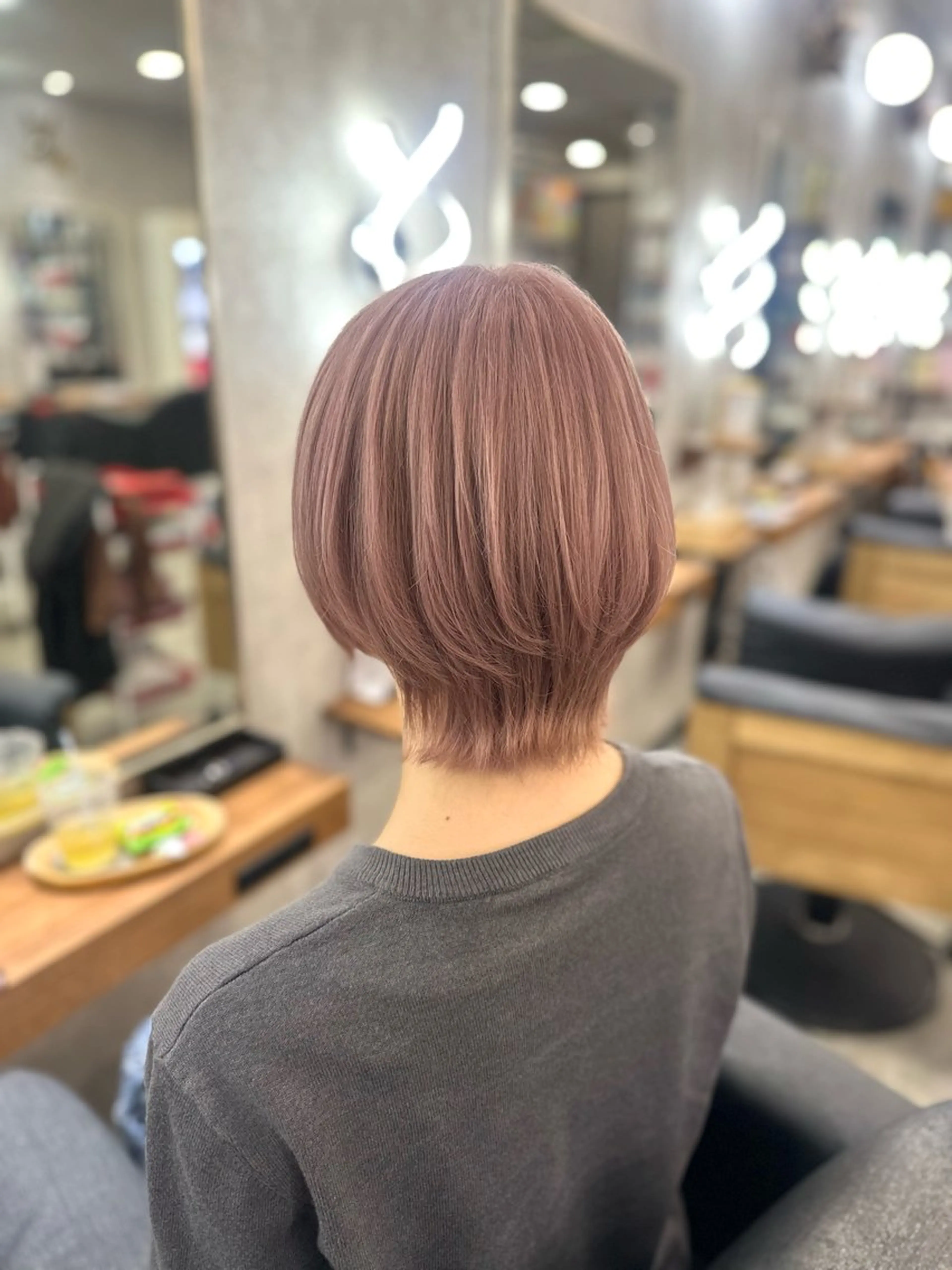 ショート ヘアカラー MOURI CHISATOのヘアスタイル