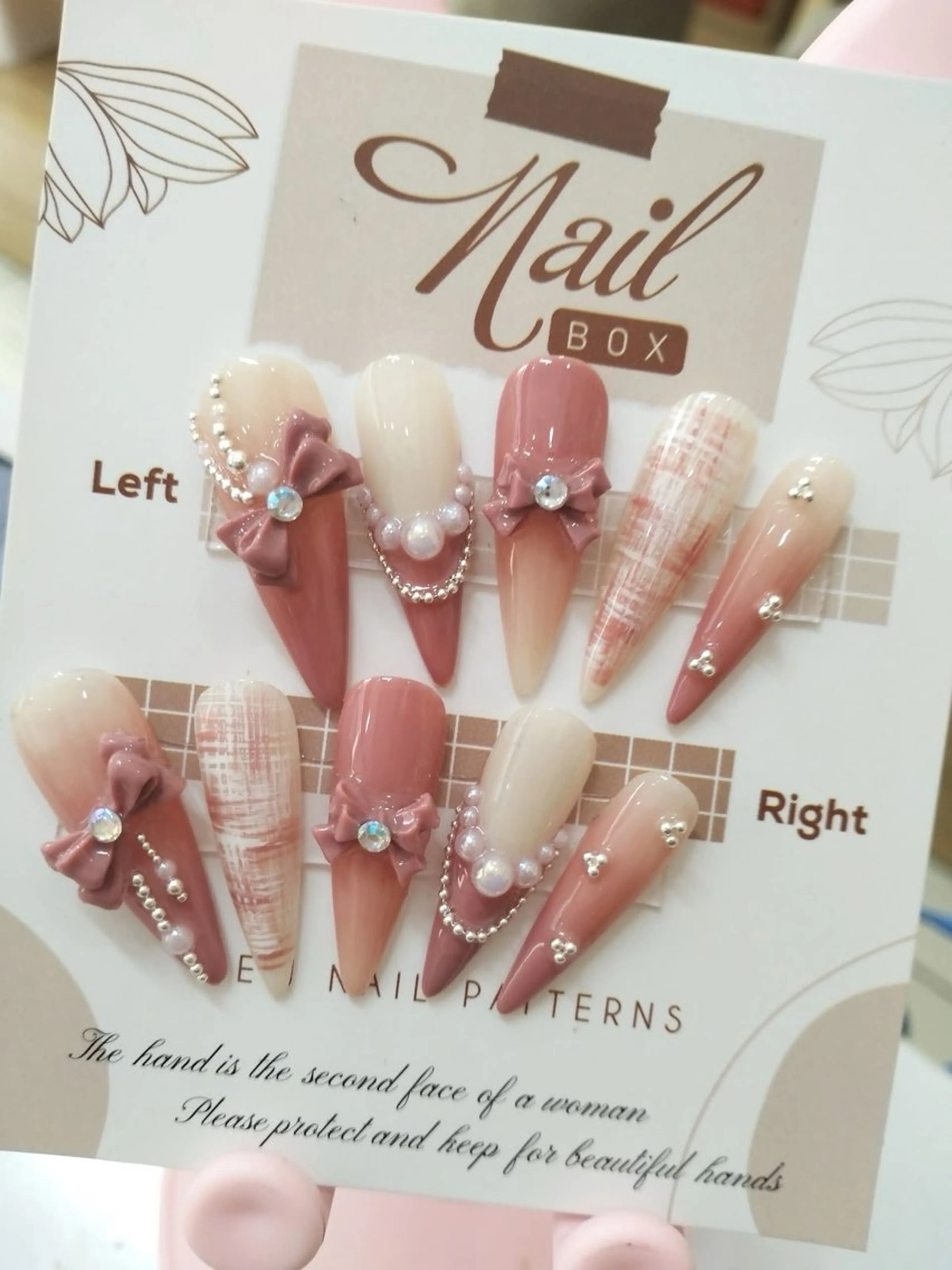 ネイル アートネイル ジェルネイル キラキラネイル 持ち込み ワンホンネイル ハンドネイル ハンドケア Panda chan Novaのネイルデザイン