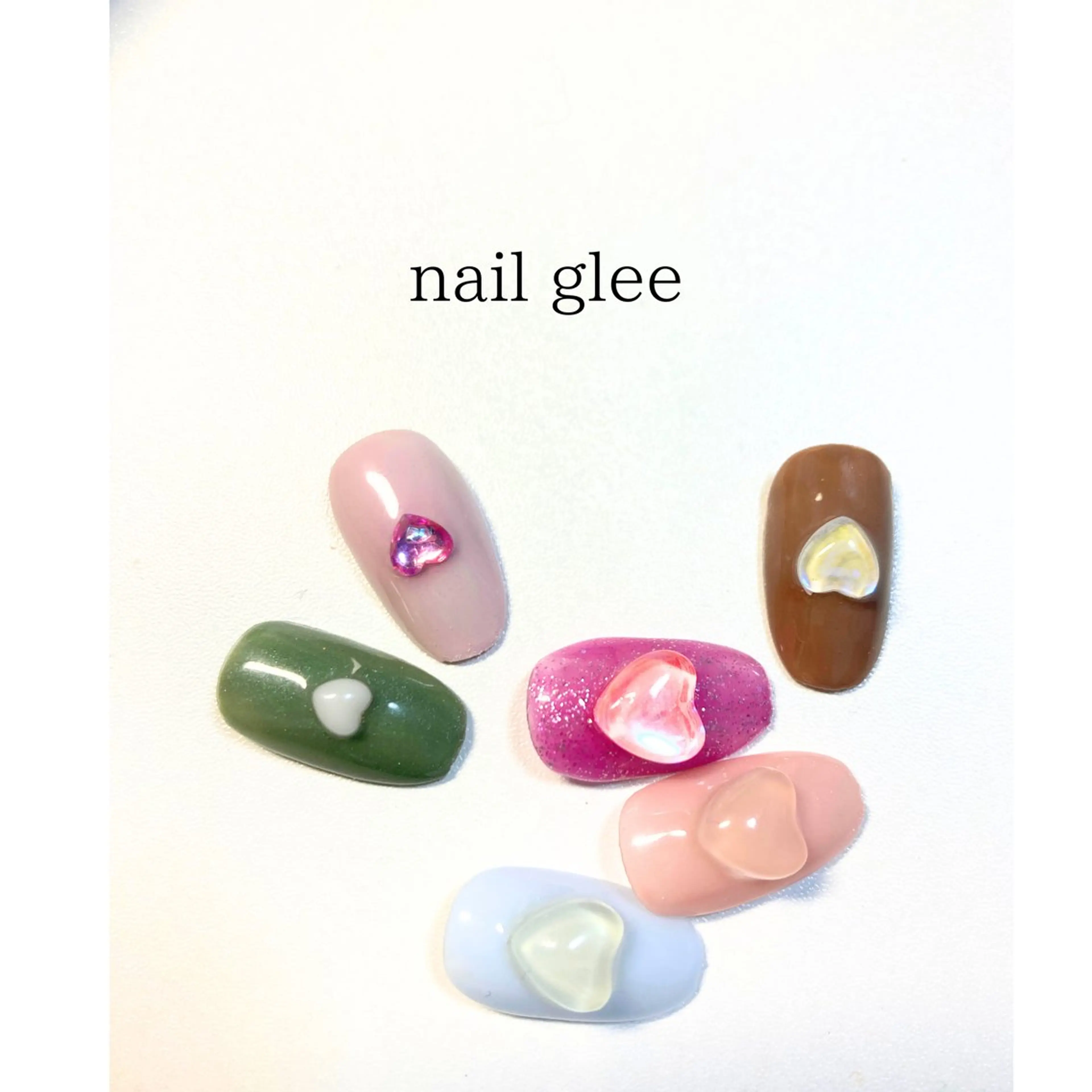 セミロング ハンドネイル RISA nail gleeのネイルデザイン