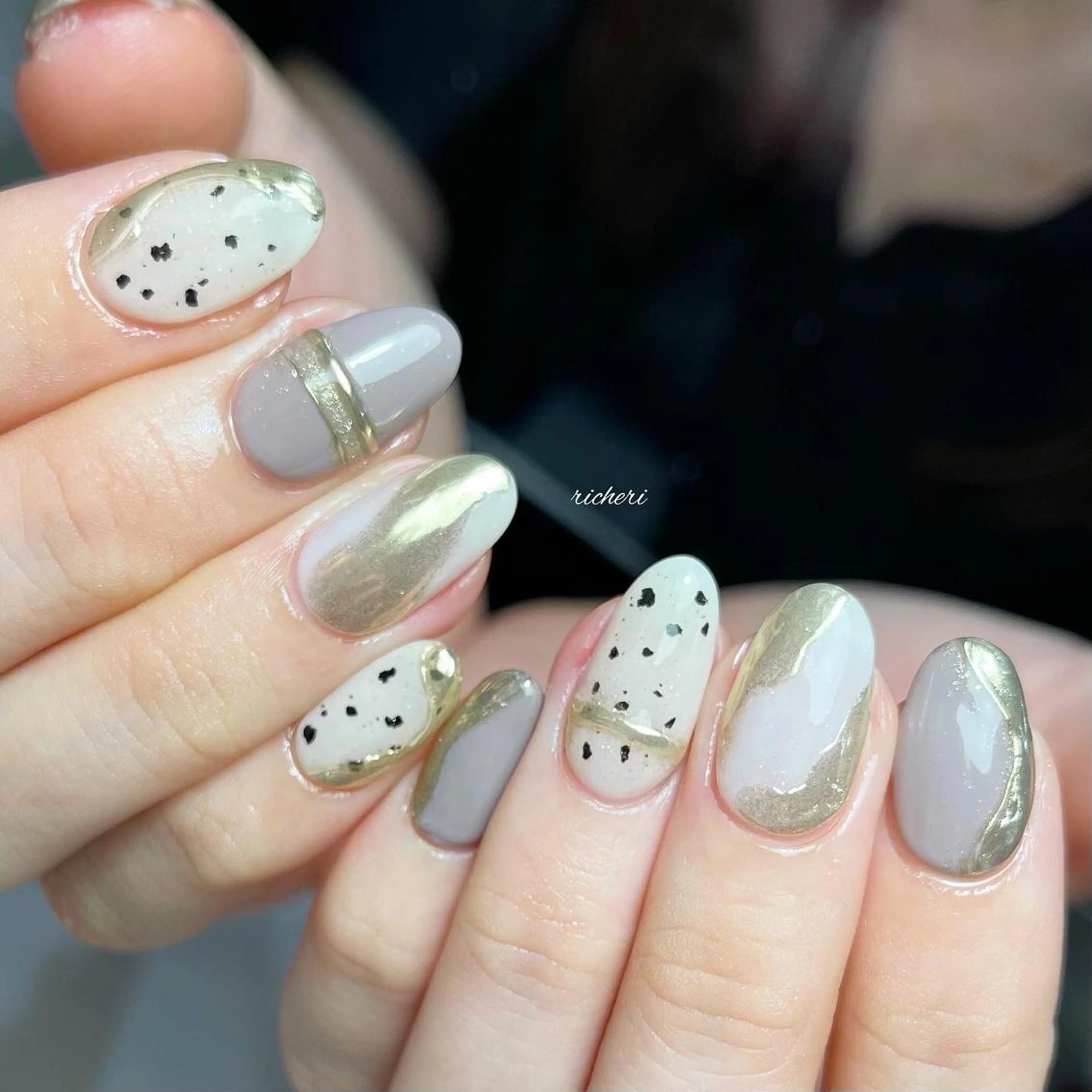 ミディアム ネイル 韓国風ヘア アートネイル フットネイル フレンチネイル ジェルネイル richeri beautyのエステ・リラクイメージ