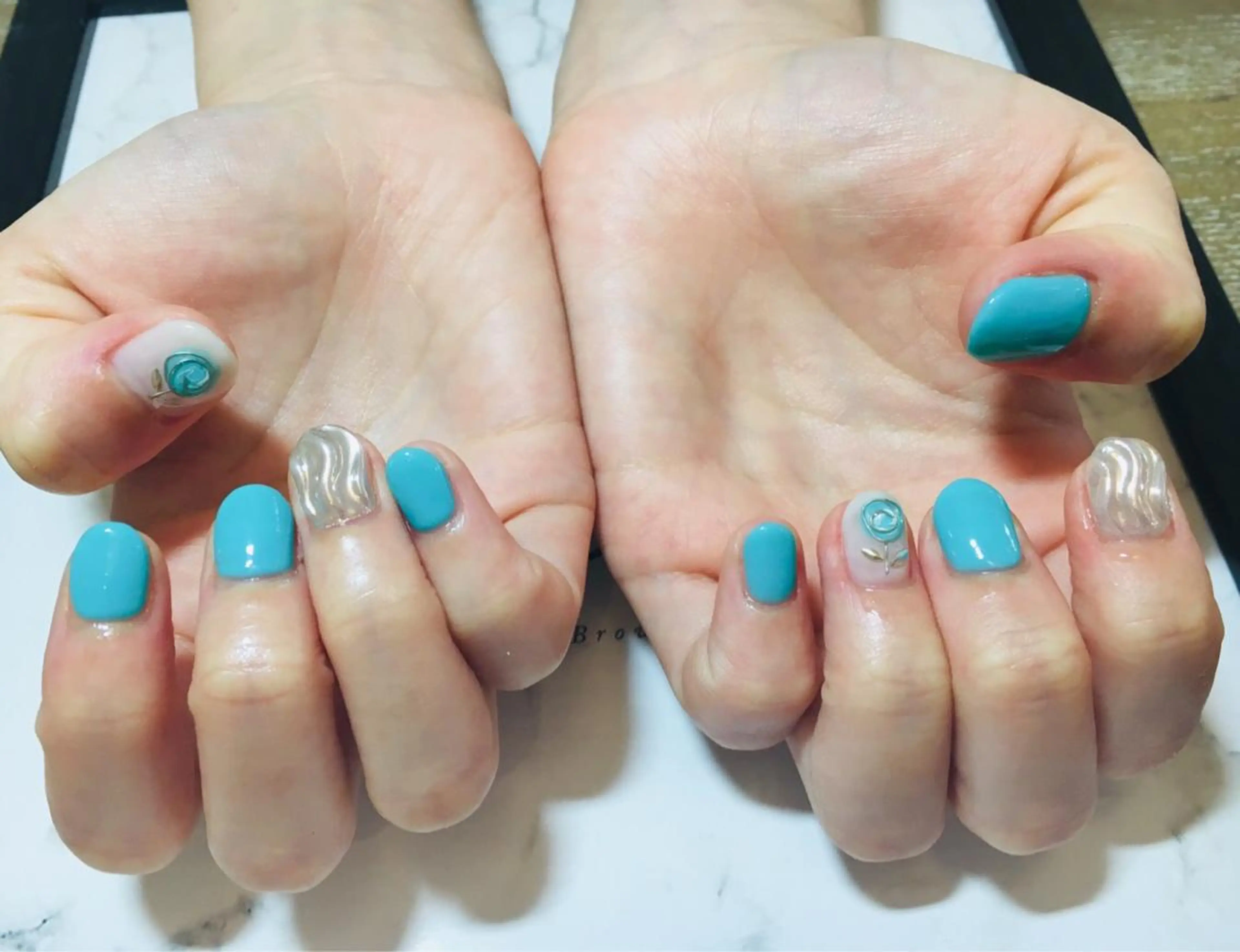 ネイル ハンドネイル LOVE NAIL 💕Sonoのネイルデザイン