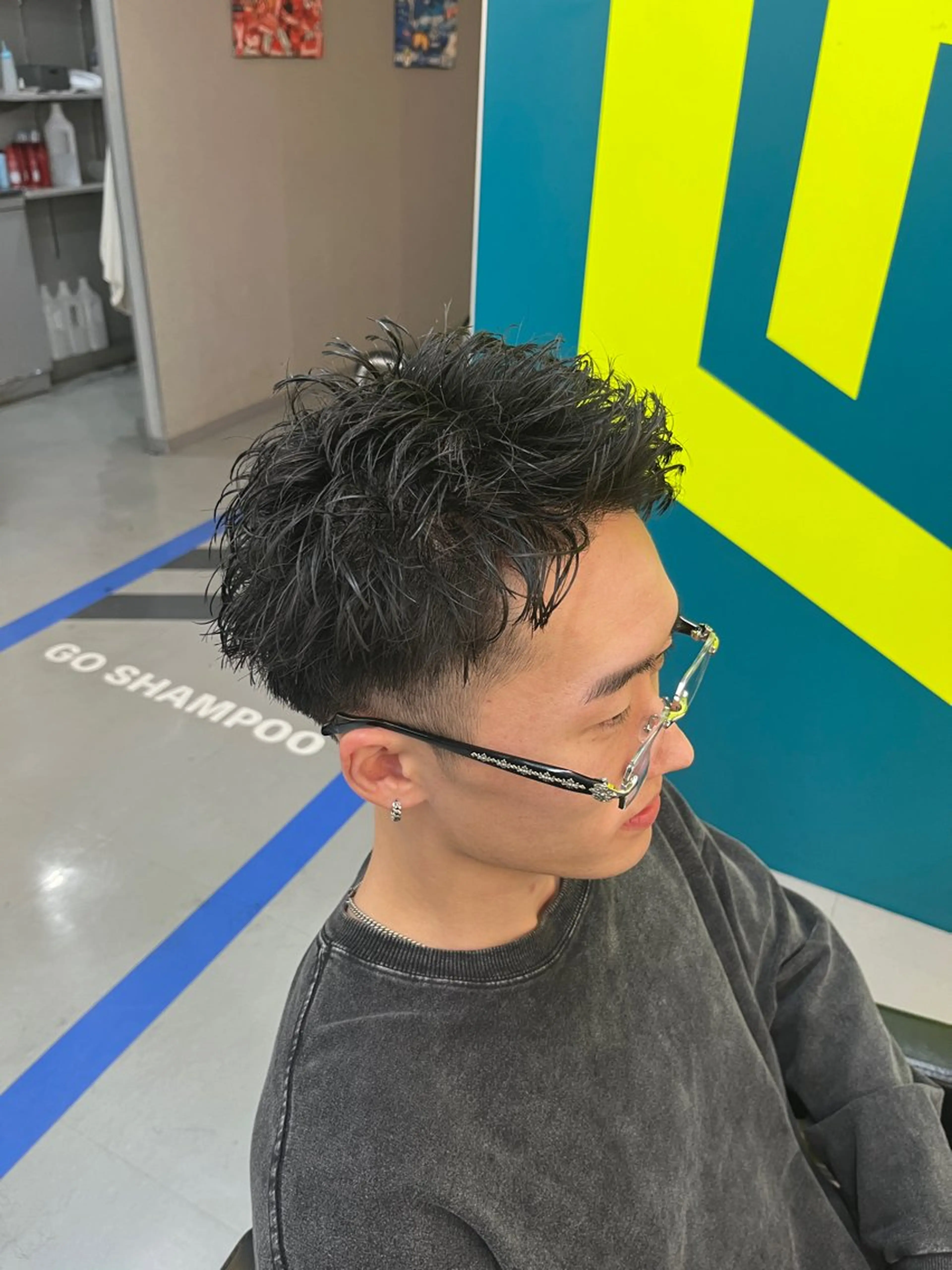 ショート メンズ スパイキーショート ショートヘア DAZZLE hair RUSH所属・松井陸 メンズ美容師／波巻きのヘアスタイル