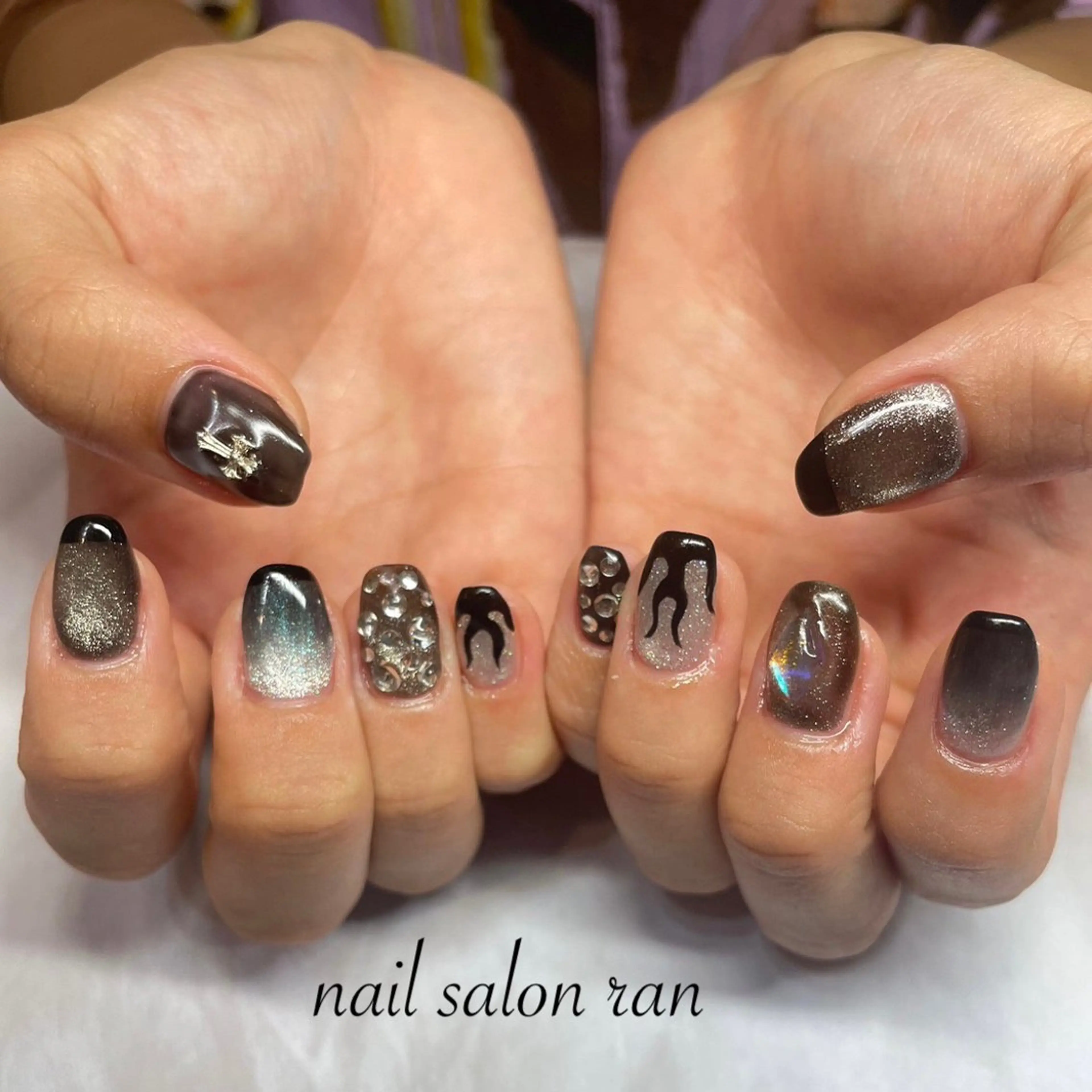 ネイル ミラーネイル シルバー ハンドネイル ハンドケア nailsalon ranのネイルデザイン