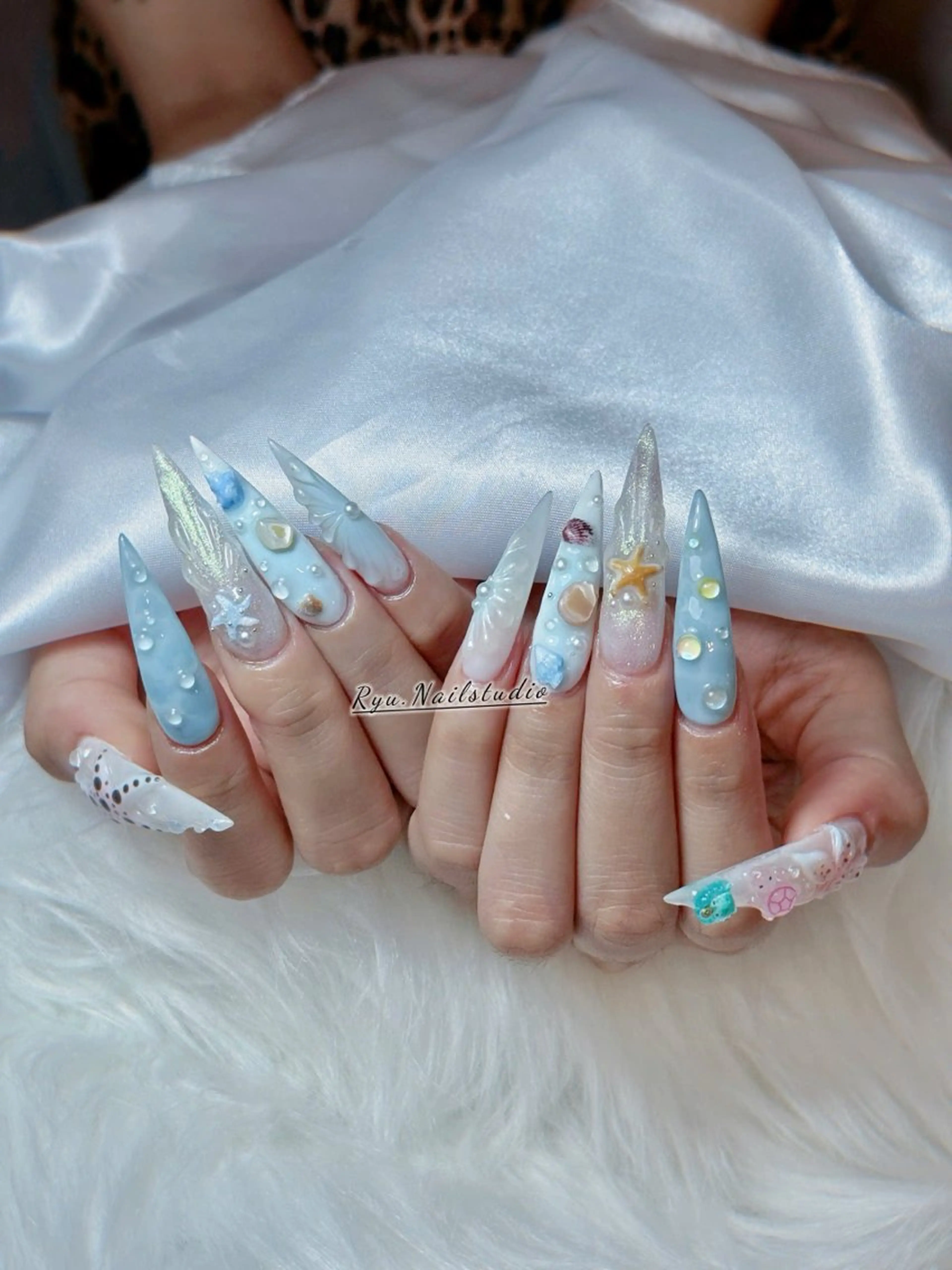 ネイル アートネイル フラワーネイル フレンチネイル ジェルネイル グラデーション ハンドネイル Ryunail所属・Ryu Nail NekoChanのネイルデザイン