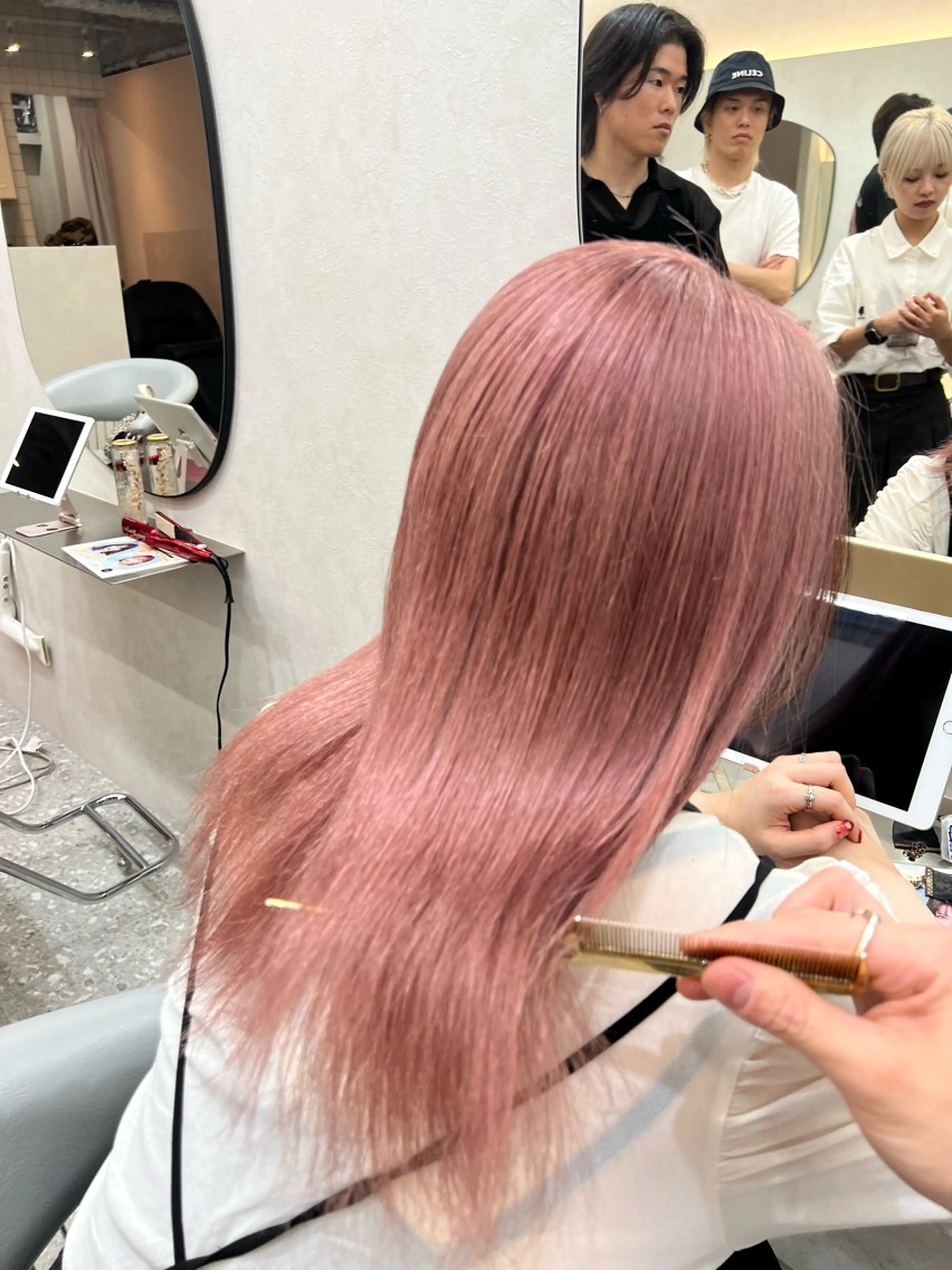 ミディアム シールエクステ エクステ 顔周りカット 髪質改善 韓国風ヘア ヘアカラー トリートメント 新宿/韓国レイヤー/ 髪質改善/佐藤航のヘアスタイル