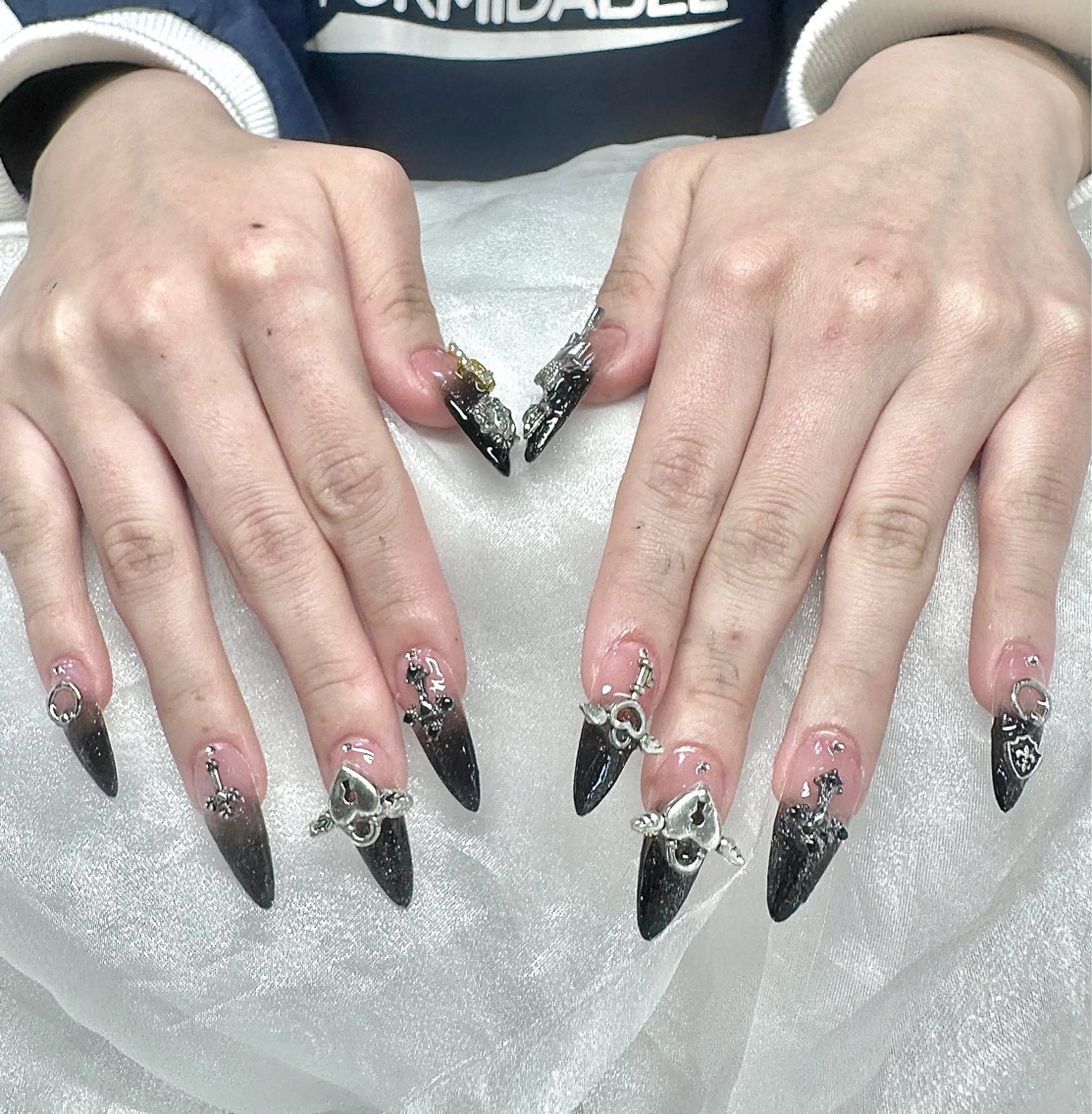 ネイル 長さ出し ネイルチップ RIRI STUDIOのネイルデザイン