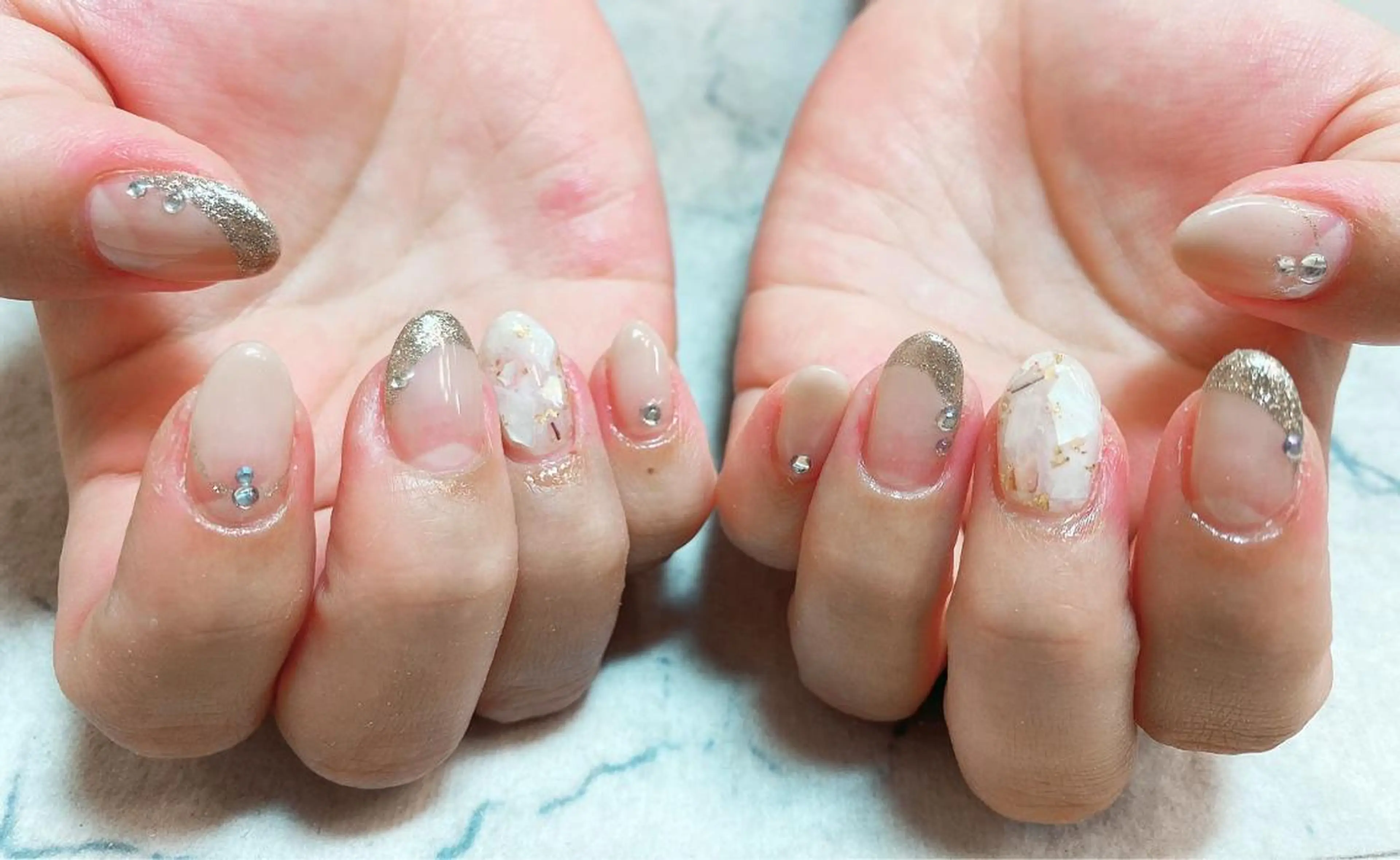 ネイル ネイルリボン 受付スタッフのネイルデザイン