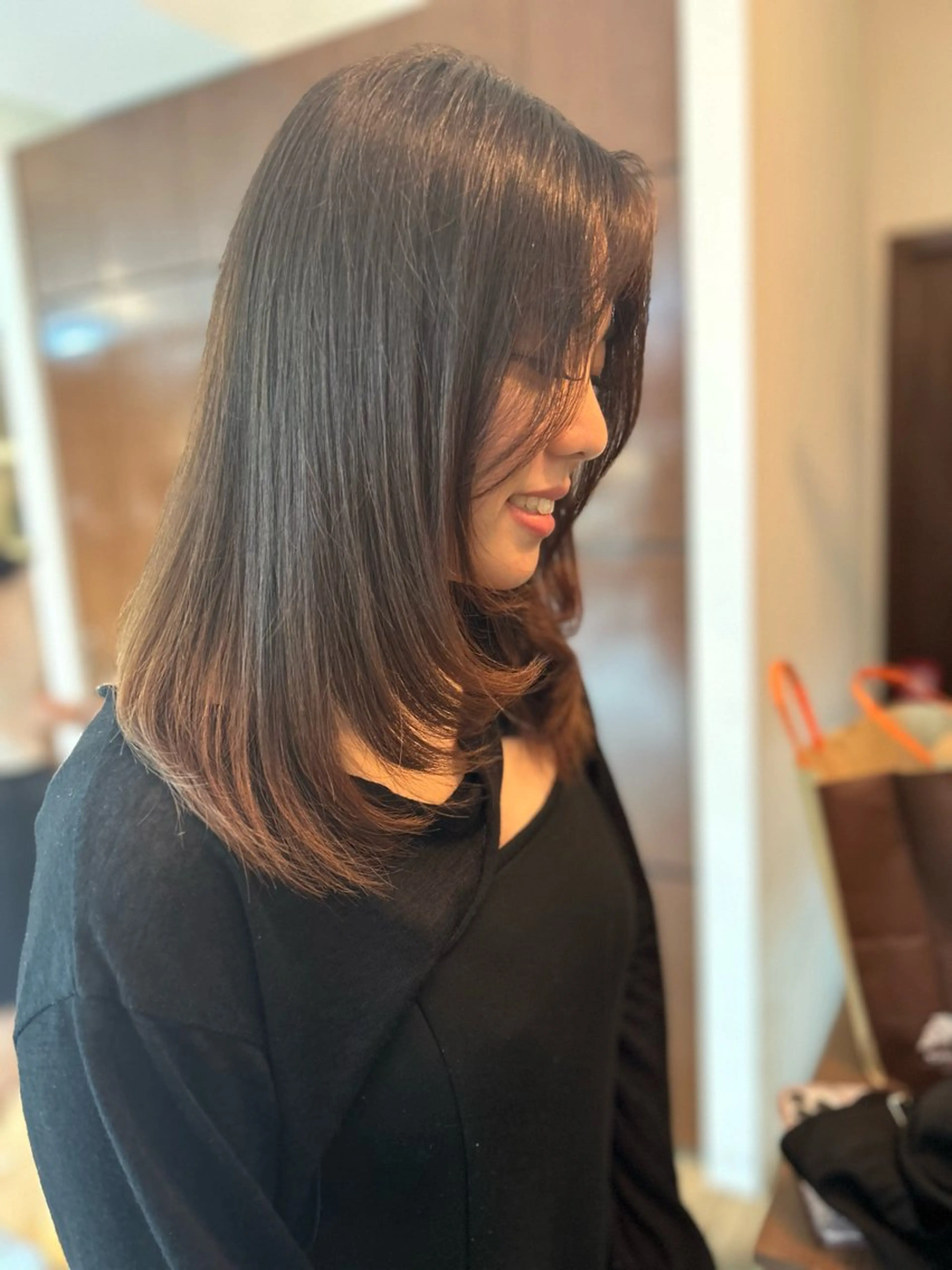 ミディアム 顔まわりレイヤー 顔周りカット レイヤーカット ヘアカラー トリートメント ピンク/艶感カラー / AIRI🎀🎀のヘアスタイル