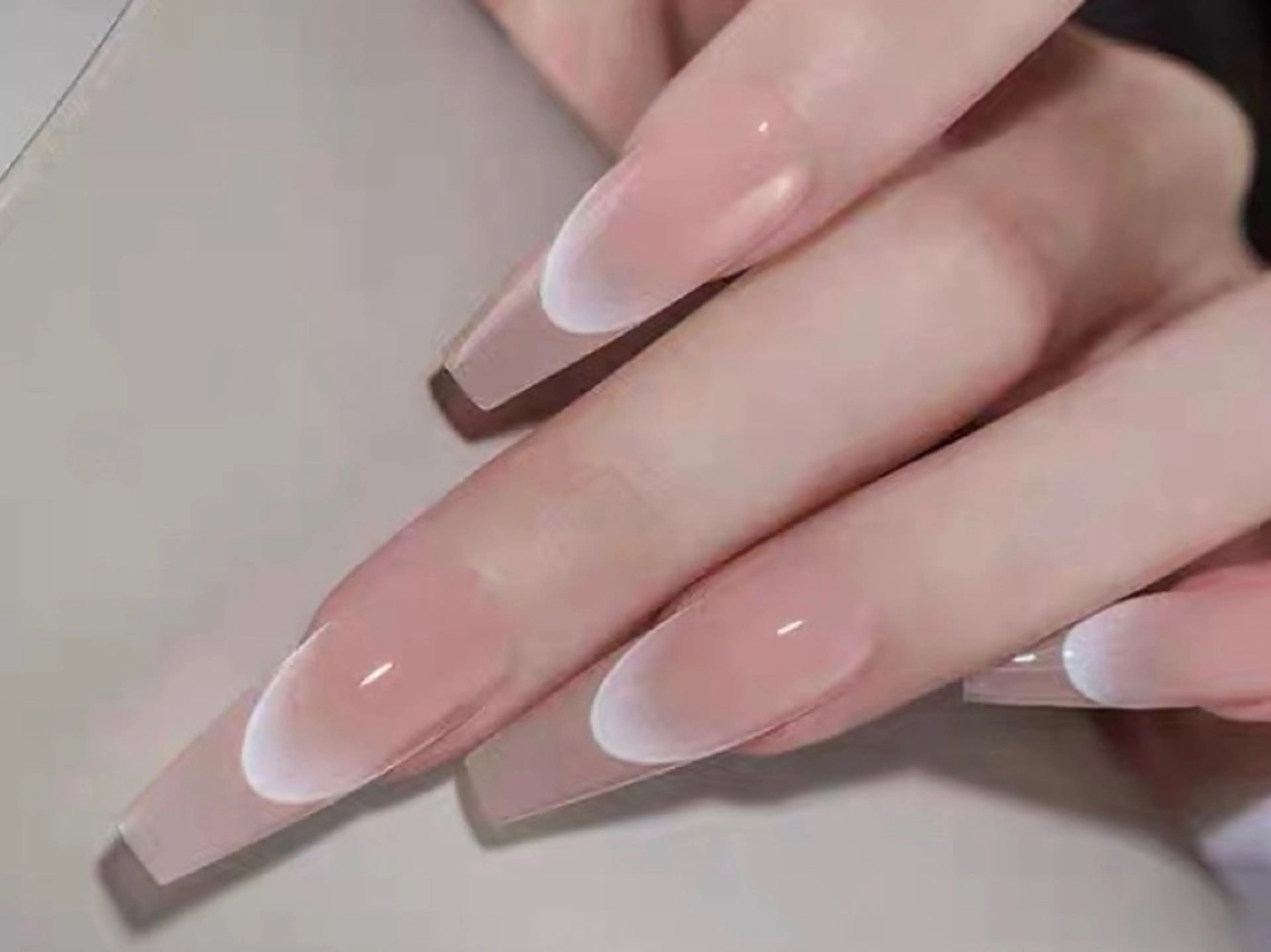 ネイル オーロラネイル チークネイル 長さ出し フットネイル フレンチネイル AND Nail 長さだし専門新宿店のネイルデザイン