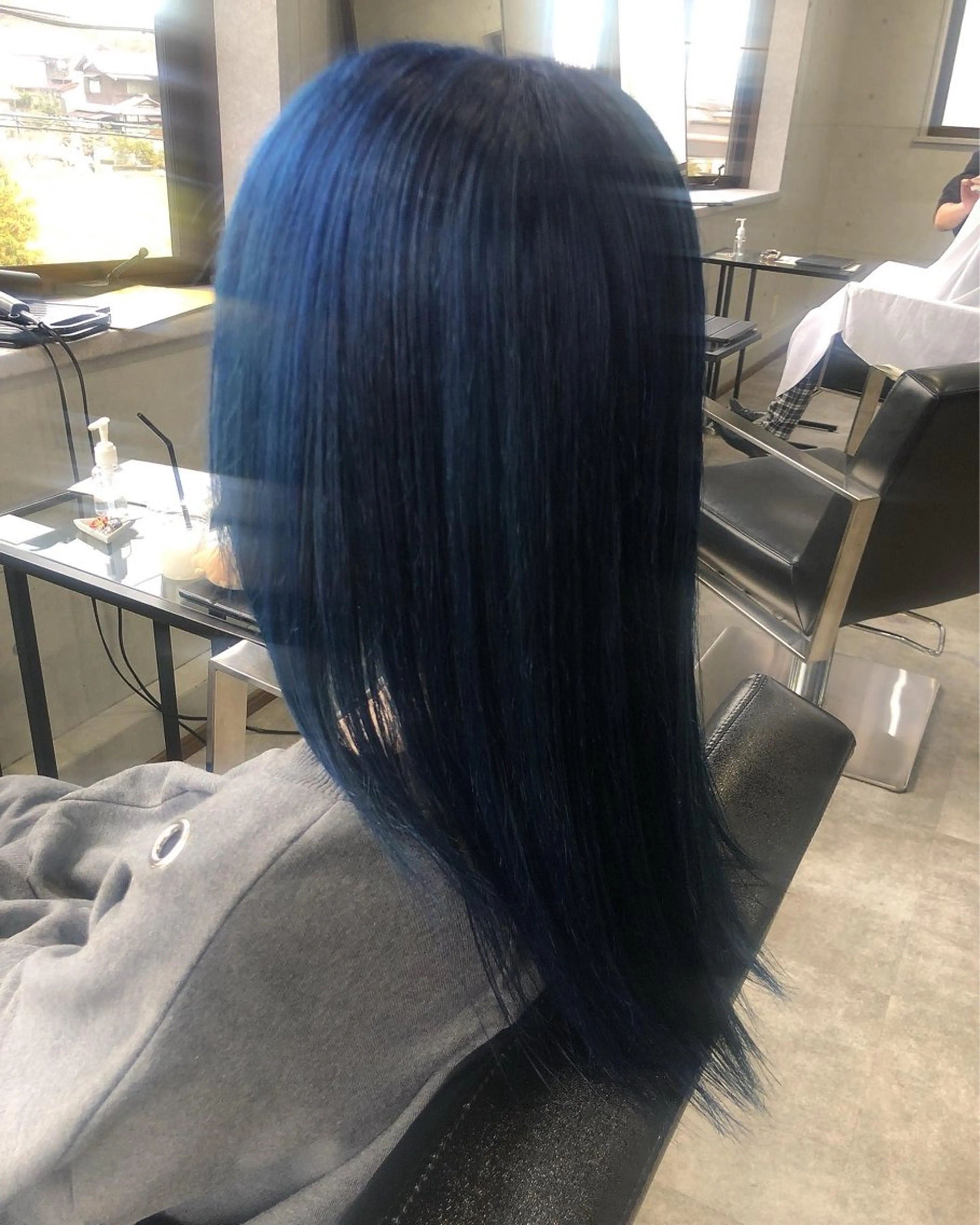 セミロング ボブ くびれヘア くせ毛 切りっぱなしロブ 小顔カット カット ヘアカラー REVE所属・REVE 【外国人風カラー】のヘアスタイル