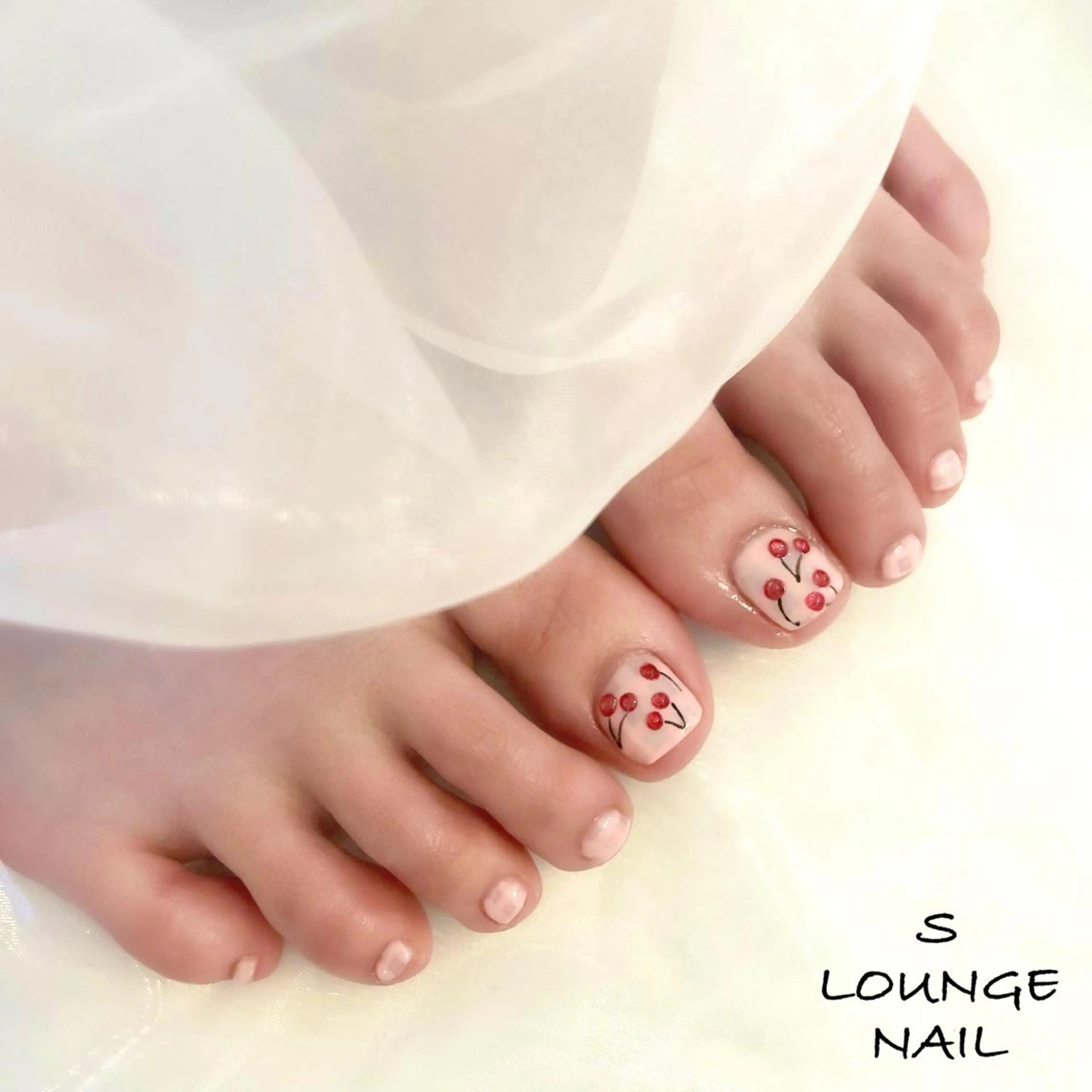 ネイル フットネイル S LOUNGE NAIL所属・パーツたくさん🍓 SUMIのネイルデザイン