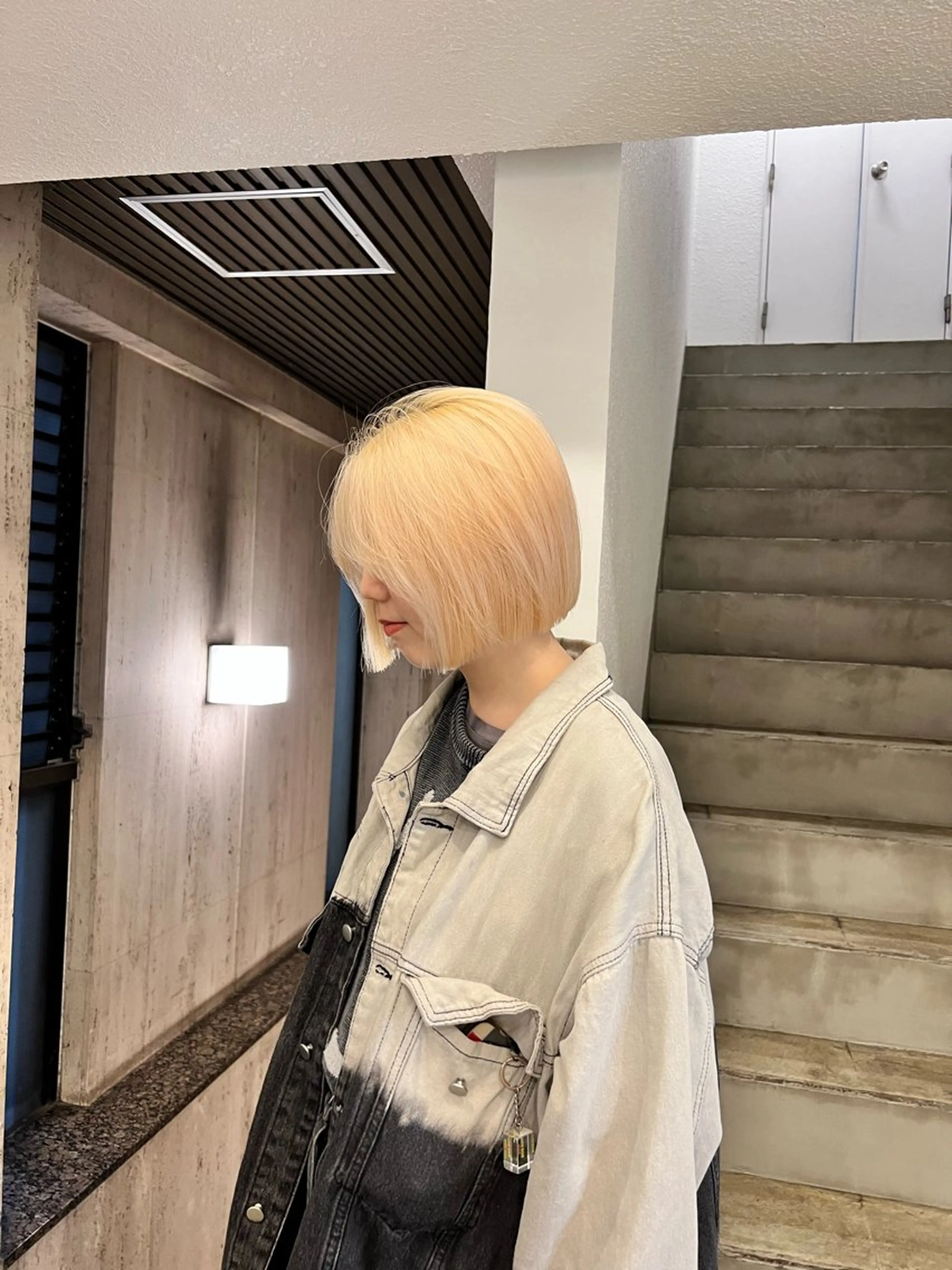 ショート カラー 抜きっぱなしブロンド ヘアカラー ムラ修正💎 艶髪ハイトーン💎のヘアスタイル