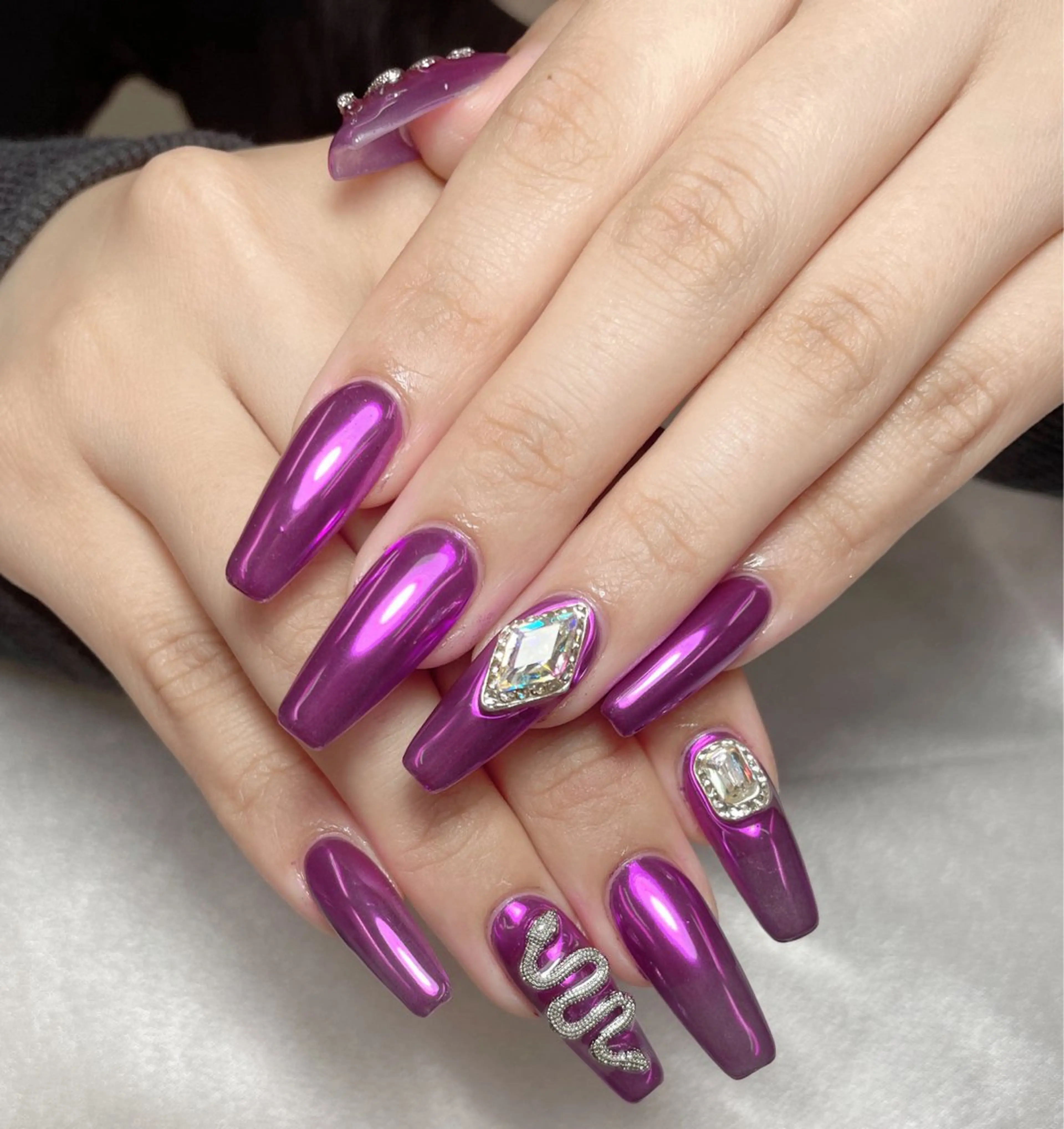 ネイル アヤメネイル 最新チップスカルプのネイルデザイン