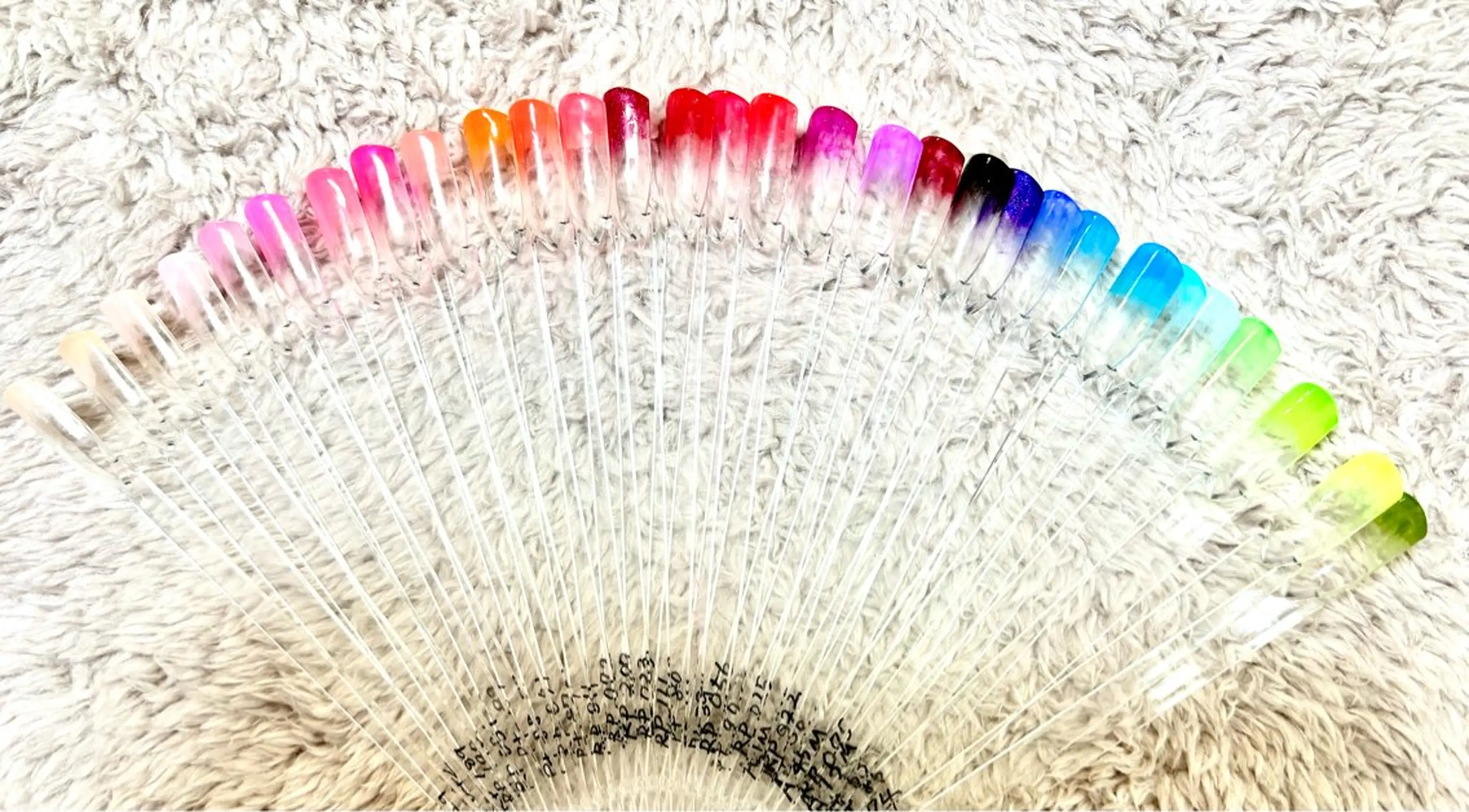 ネイル ハンドネイル ゆうちゃんカット専門店所属・ゆうちゃんネイル フィルイン対応サロンのネイルデザイン