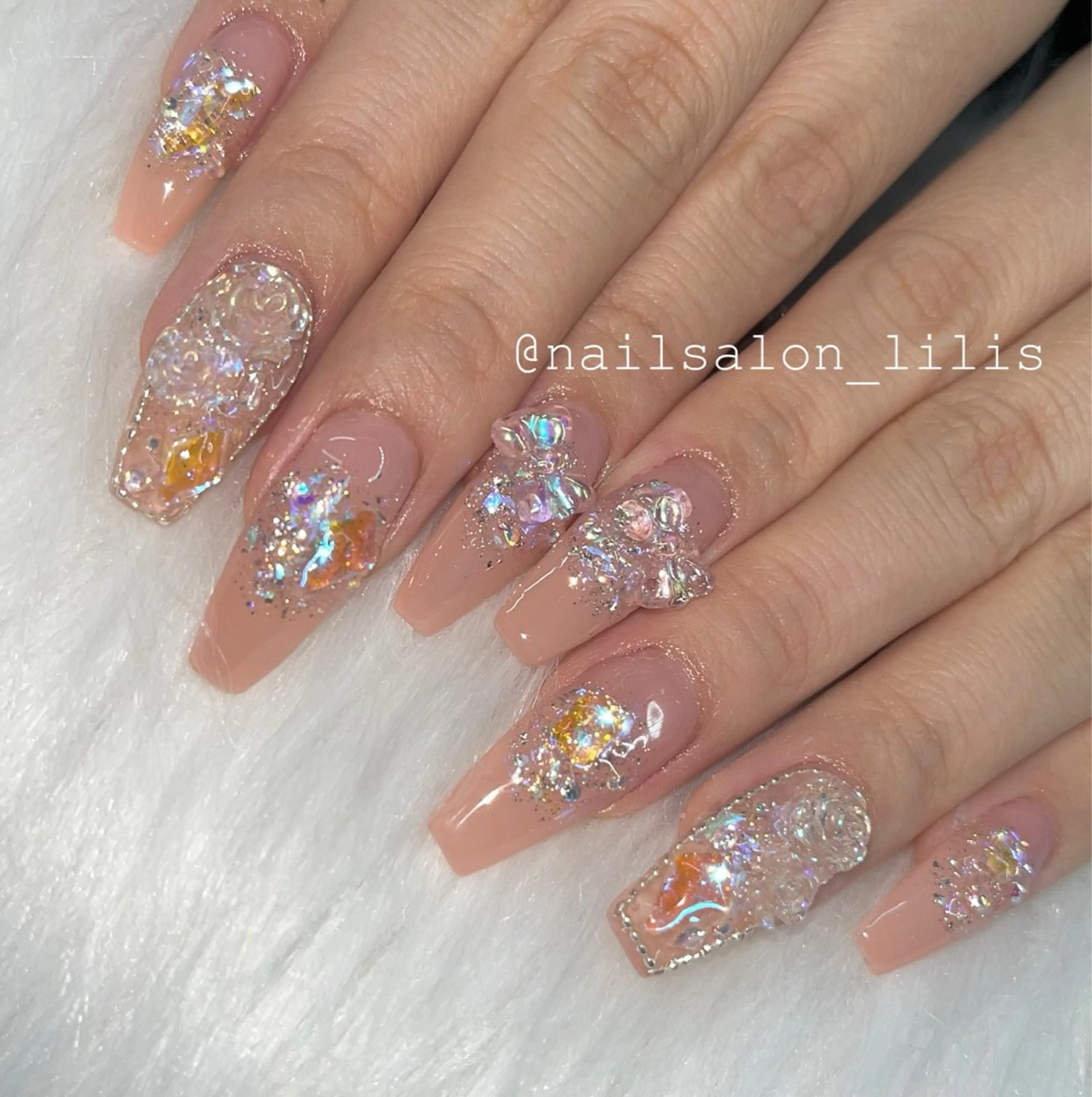 ネイル キラキラネイル nailsalon lilis所属・nailsalon Lilisのネイルデザイン