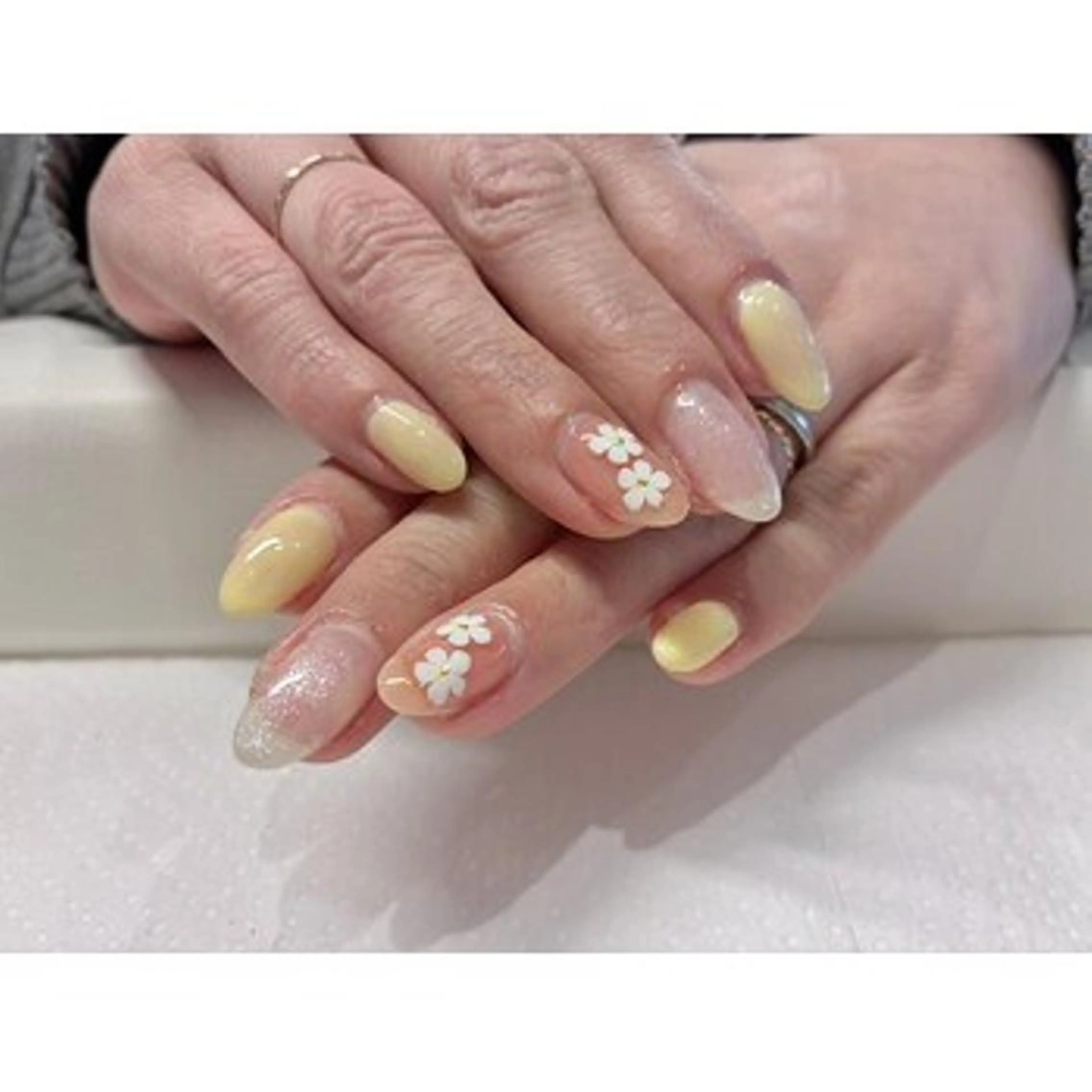 ネイル ハンドネイル 石橋 礼華のネイルデザイン