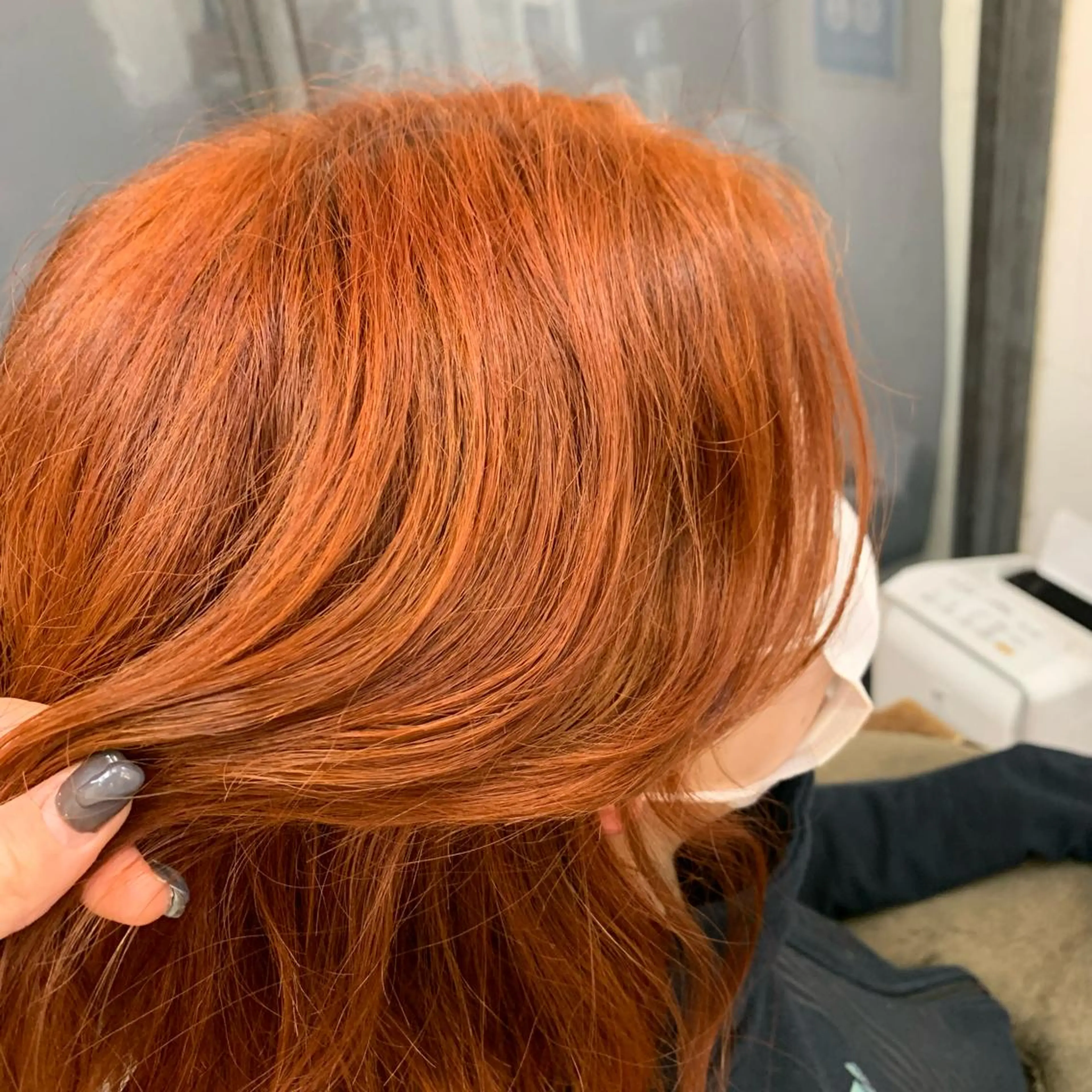 セミロング カラー ブリーチ オレンジ 韓国風ヘア hozumi bilanciaのヘアスタイル