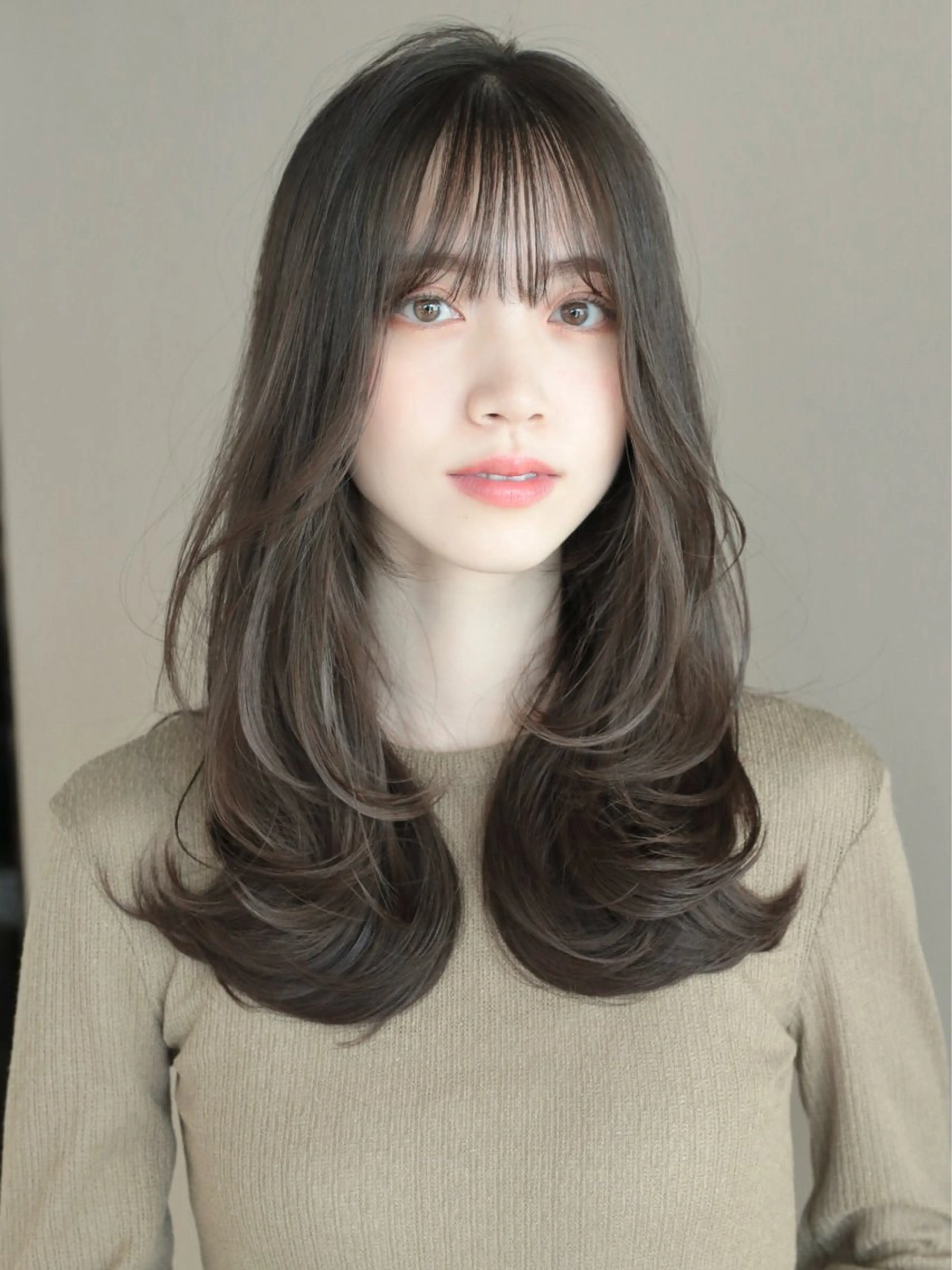 セミロング カラー レイヤーカット カット ヘアカラー トリートメント レイヤー/顔周り /透明感🩶高橋大のヘアスタイル