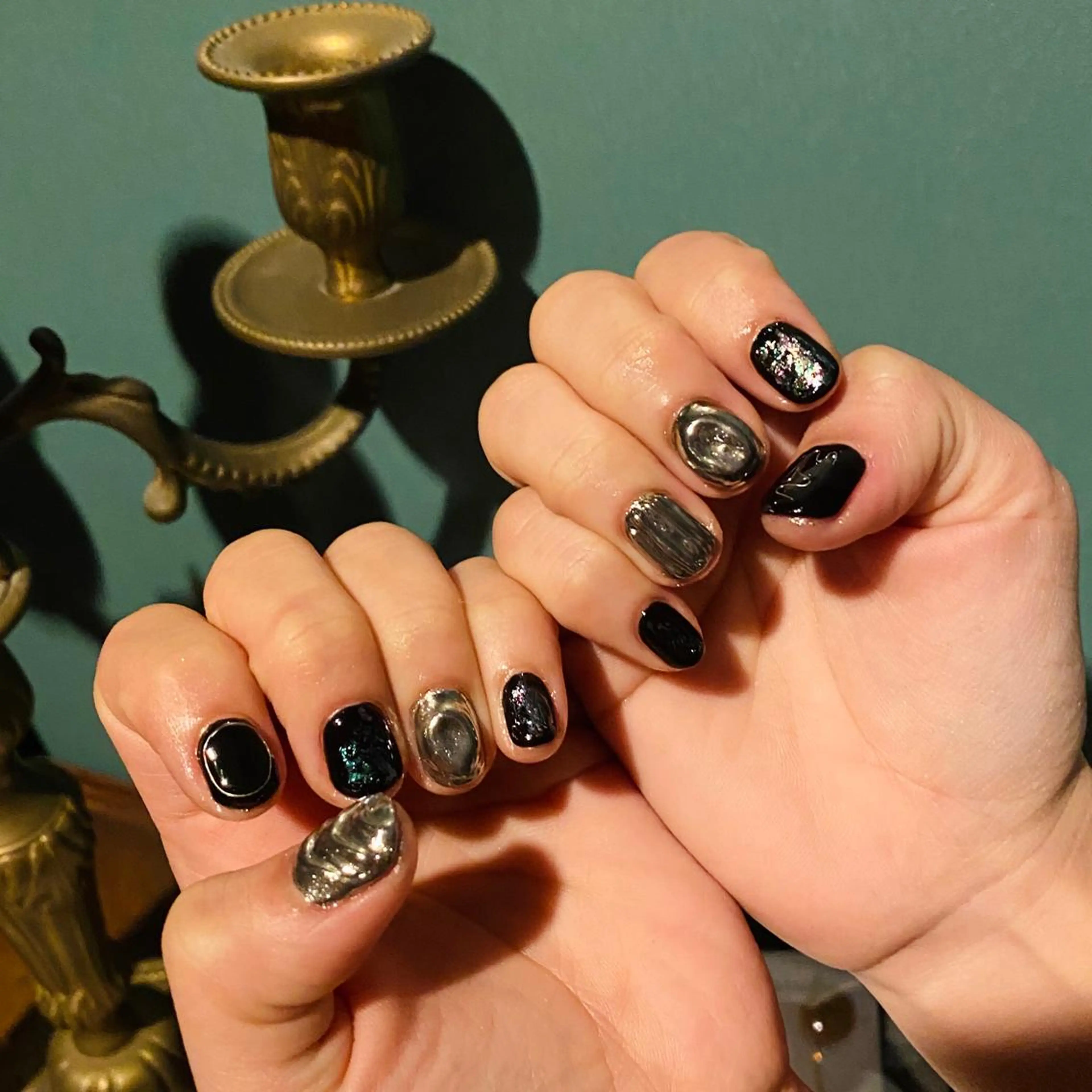 ショート ネイル シルバー NEW WORLD所属・MIZUKI 🌏NEWWORLDのネイルデザイン