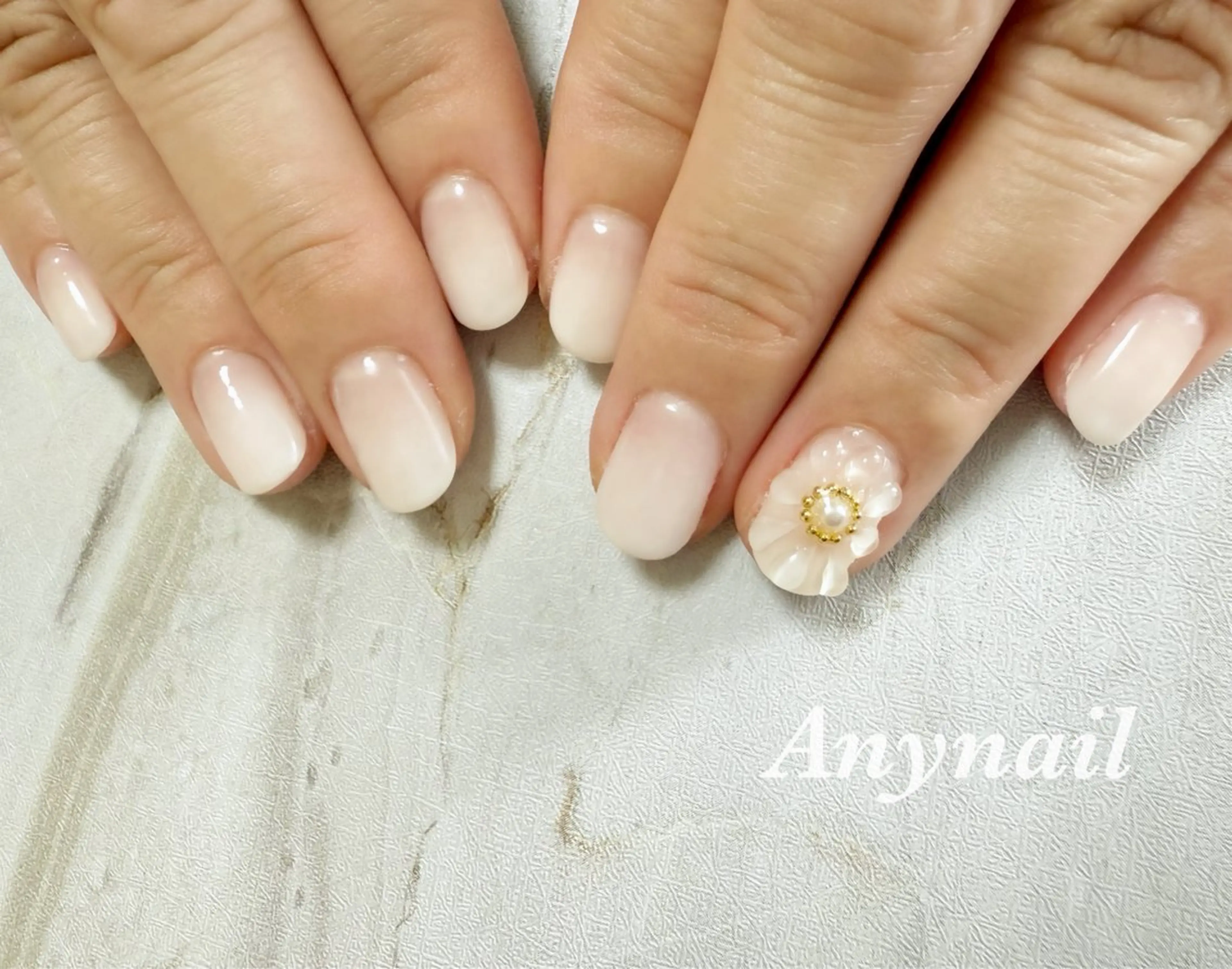 ネイル ブルー フラワーネイル グラデーション オフィスネイル ぷっくりネイル 岩澤 恵子のネイルデザイン