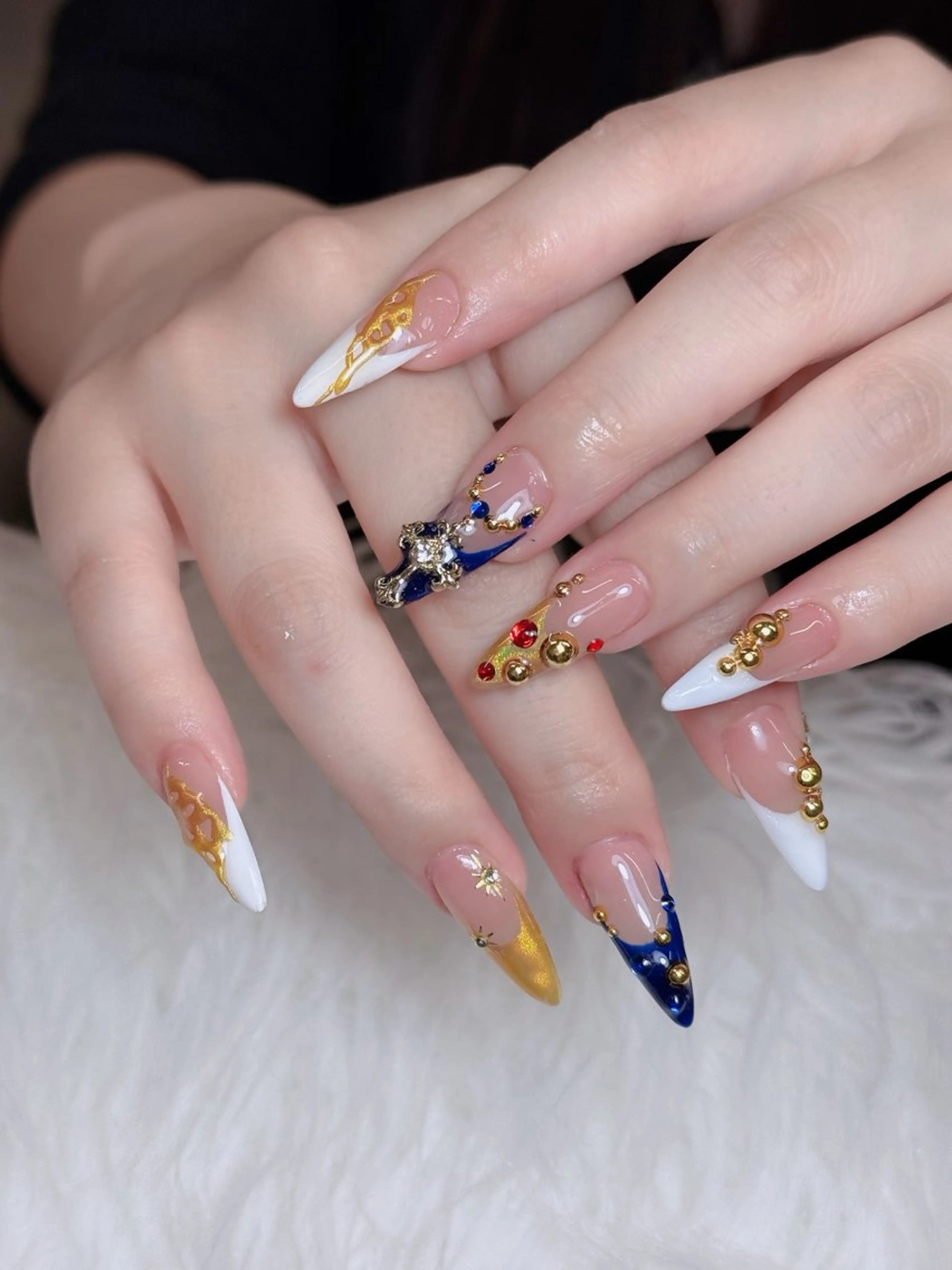 ネイル オーロラネイル チークネイル フットネイル フレンチネイル 韓国ネイル ハンドネイル Lumi Nail 新大久保3‘のネイルデザイン