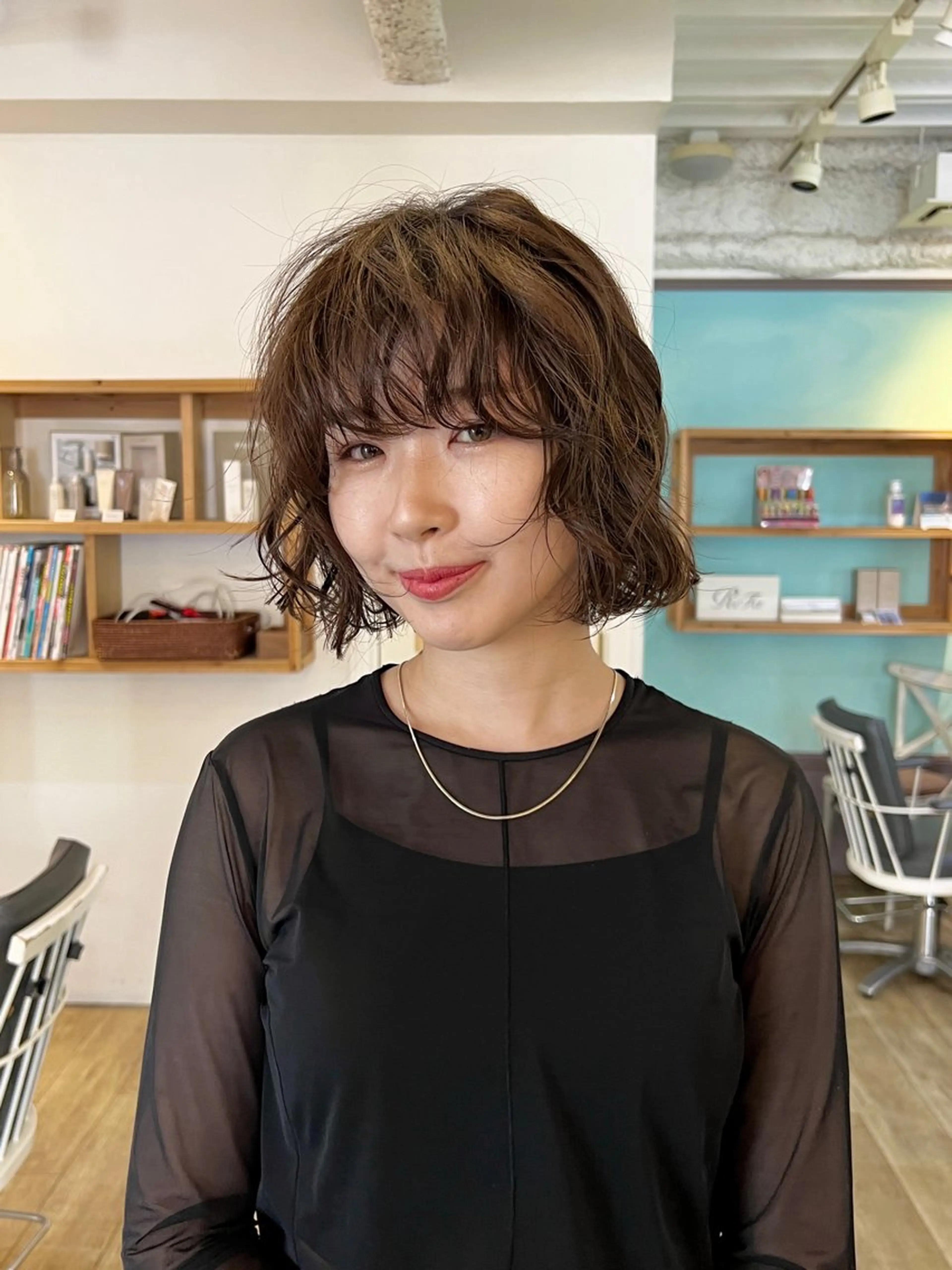 ミディアム パーマ ボブレイヤー ミディアムパーマ ボブ 顔まわりレイヤー レイヤーカット カット ヘアカラー トリートメント Van family所属・ショート& パーマ　坂本のヘアスタイル