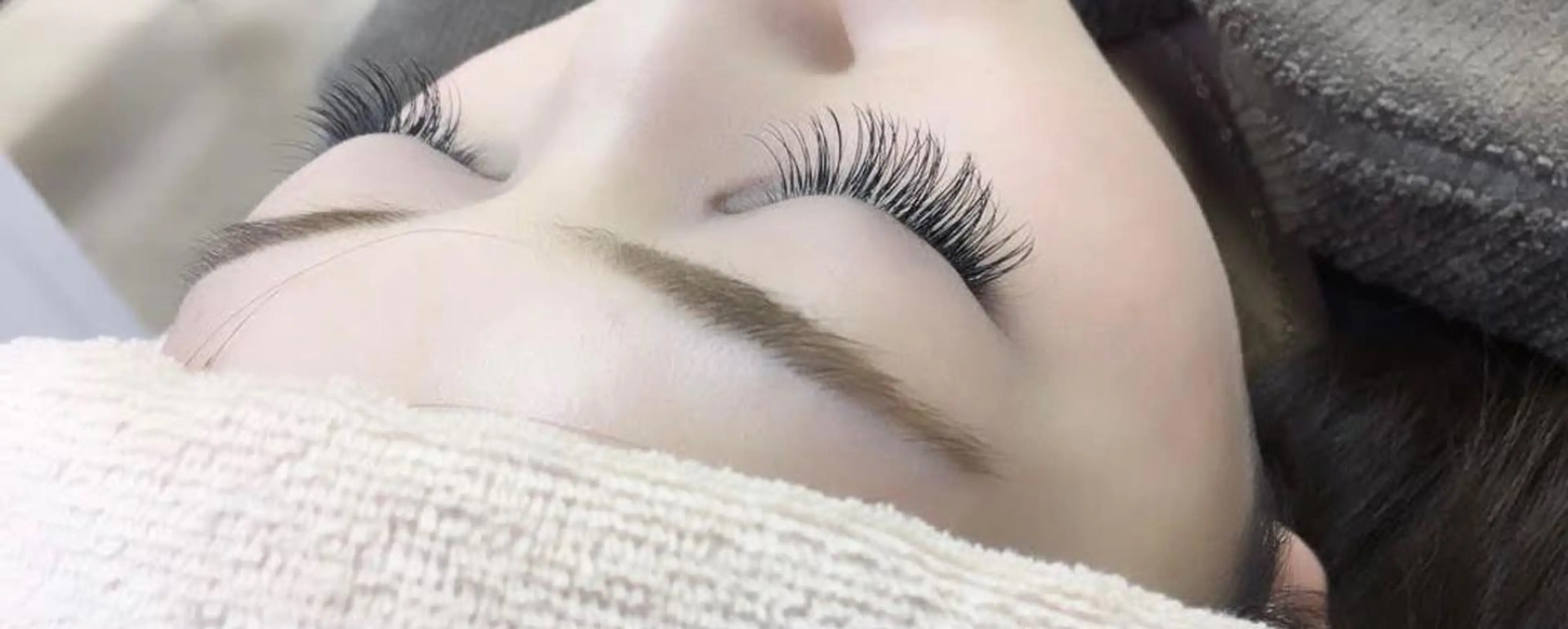 フラットラッシュ140本（初回オフ無料）の写真