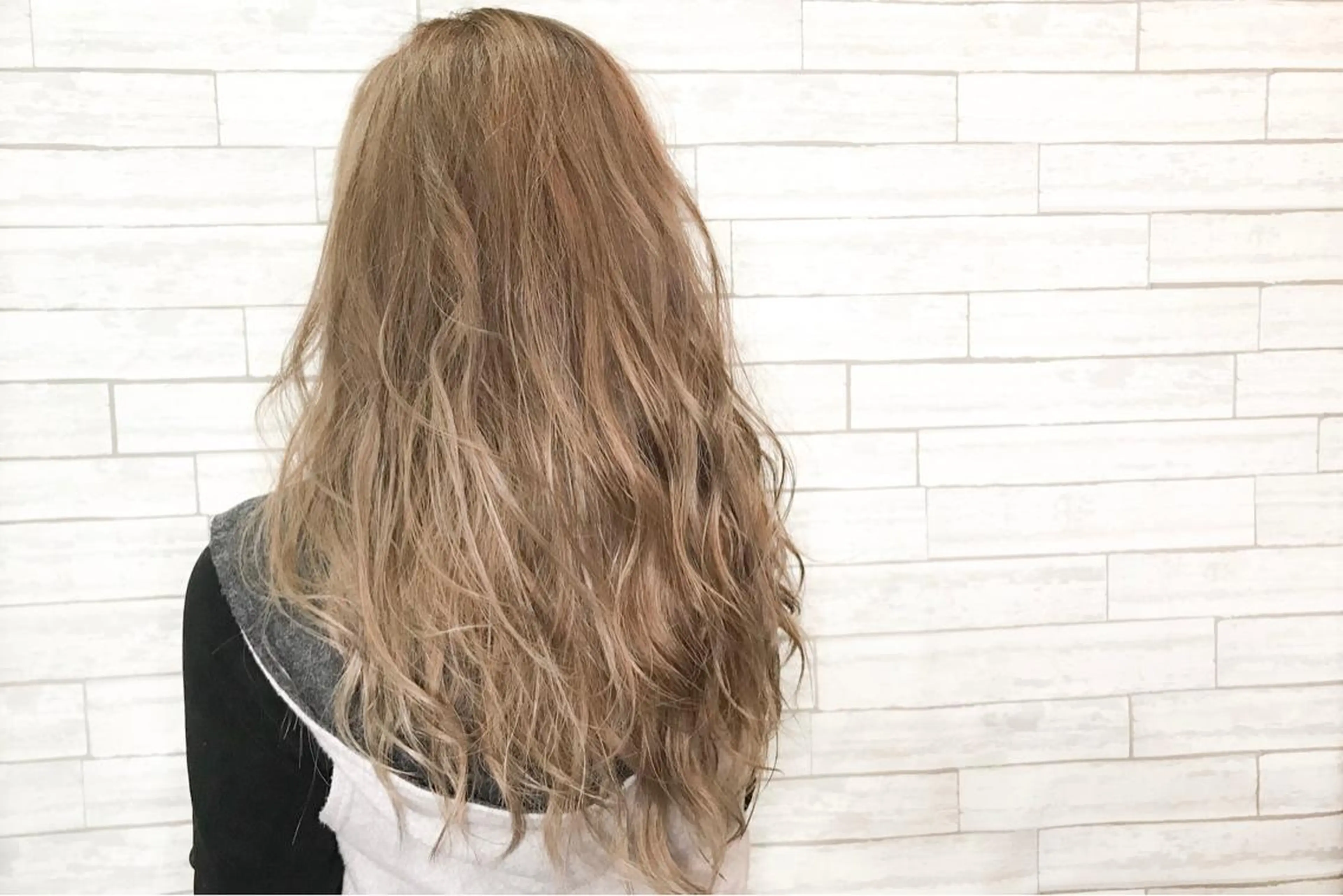 セミロング カラー ヘアアレンジ ベージュカラー ANBEL所属・ANBEL代表 西尾裕樹のヘアスタイル