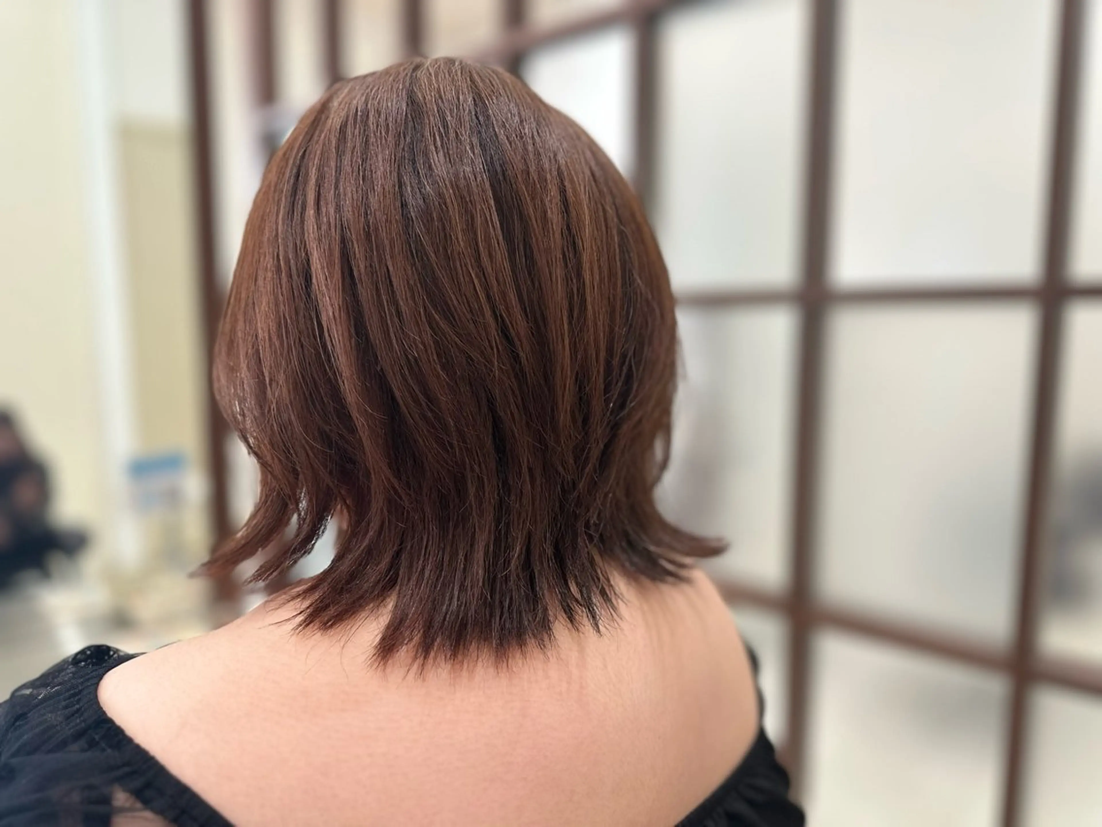 セミロング 山上 佳奈子のヘアスタイル