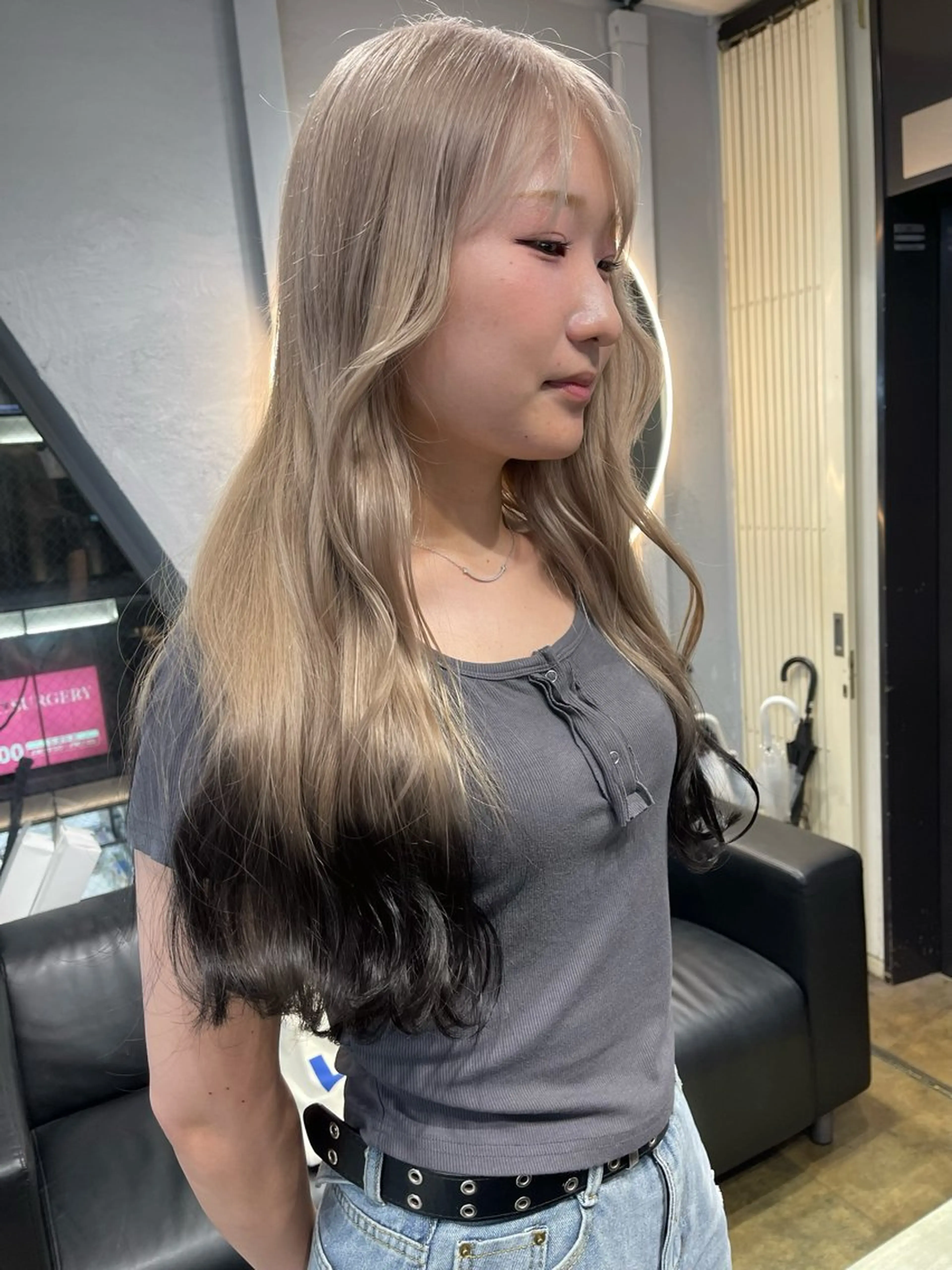 ロング カラー ベージュカラー ブリーチ ケアブリーチ デザインカラー ダブルカラー カット ヘアカラー トリートメント TATSUブリーチ/ ミルクティーベージュのヘアスタイル