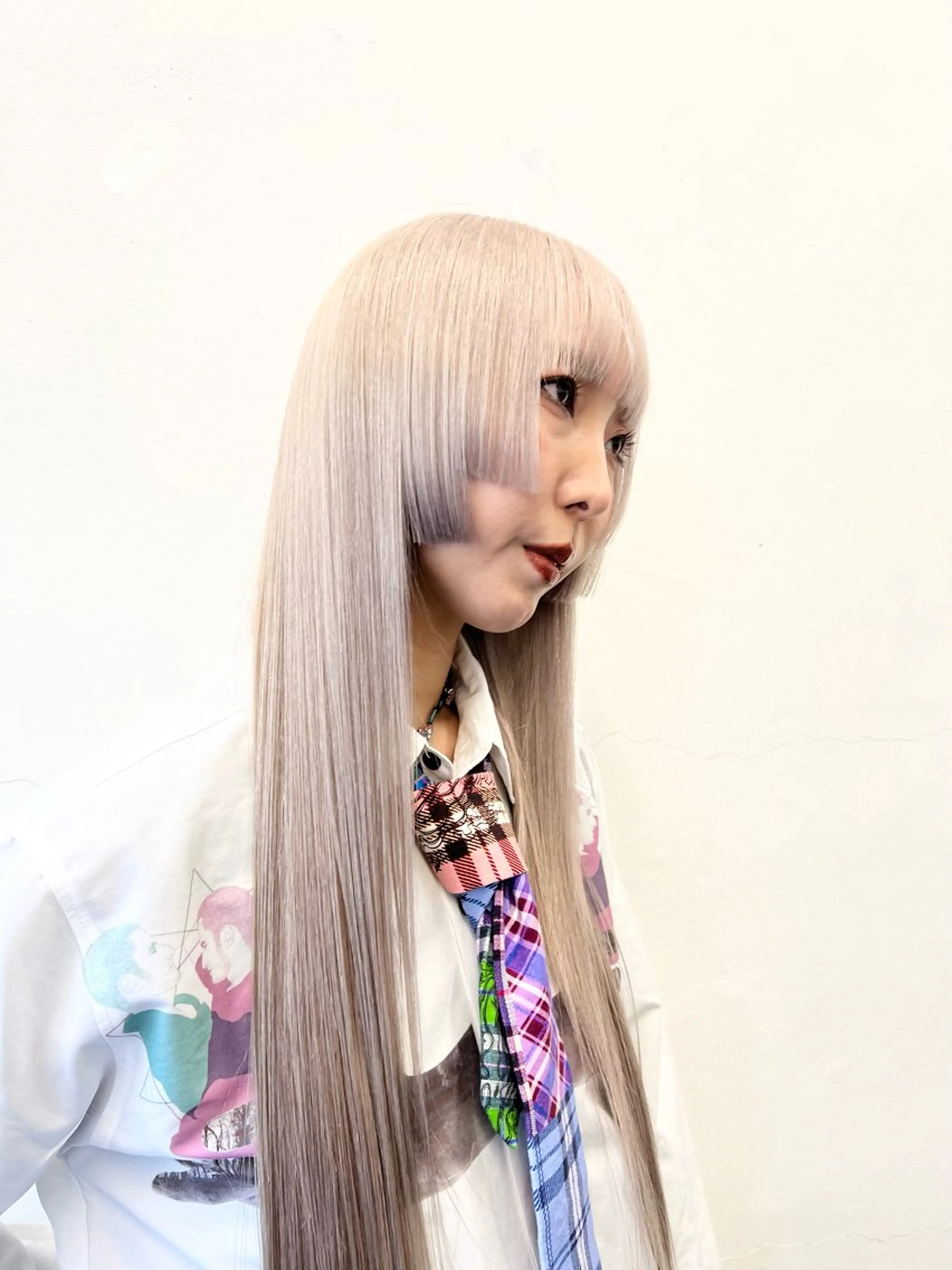 ロング カラー 切りっぱなしボブ アッシュ ベージュカラー ブリーチ ブロンド ヘアカラー トリートメント HARU//原宿🤍 リピート率NO.1のヘアスタイル