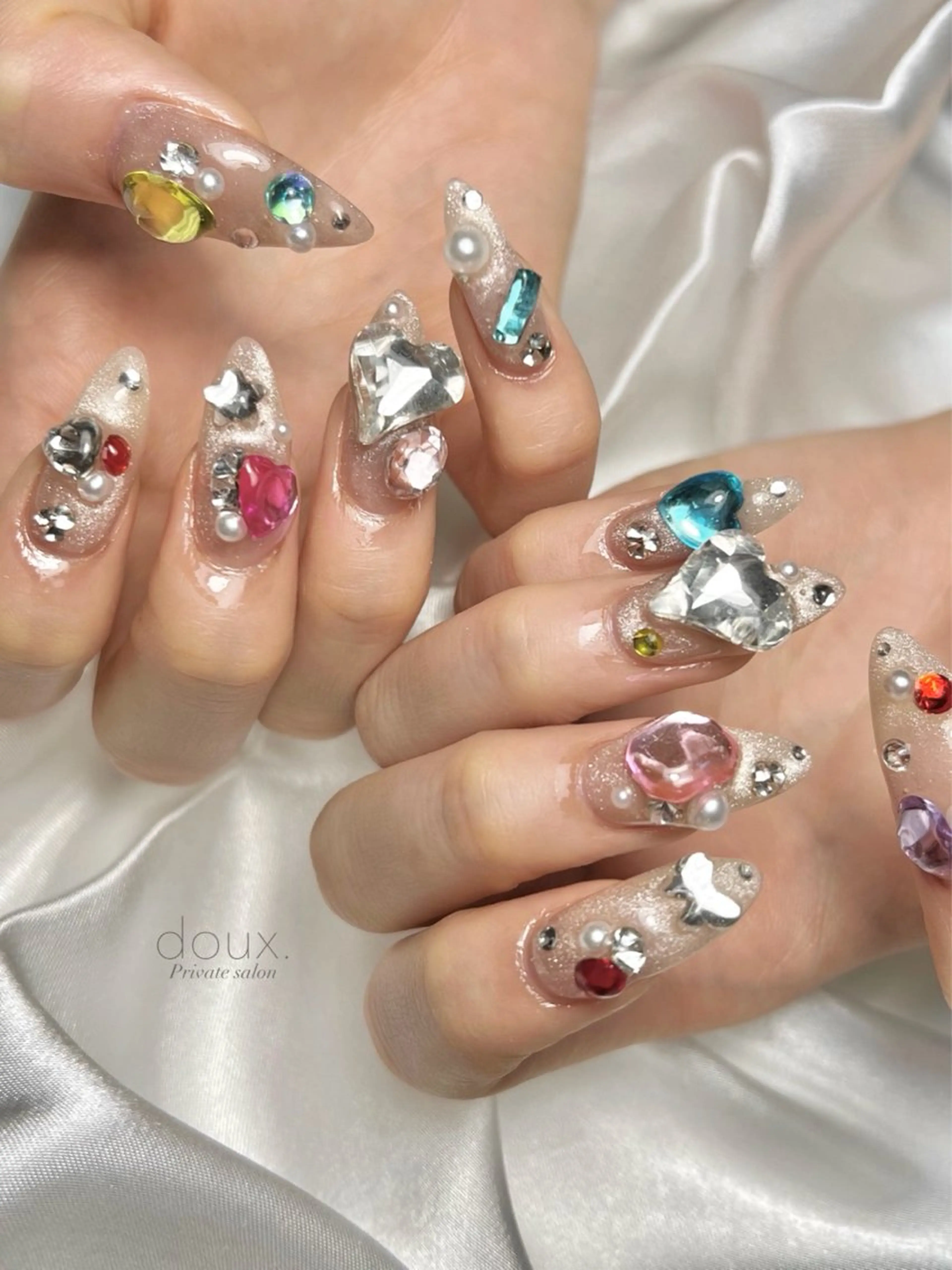 ネイル フラッシュネイル キラキラネイル 韓国ネイル マグネットネイル 持ち込み ハンドネイル doux. nailのネイルデザイン