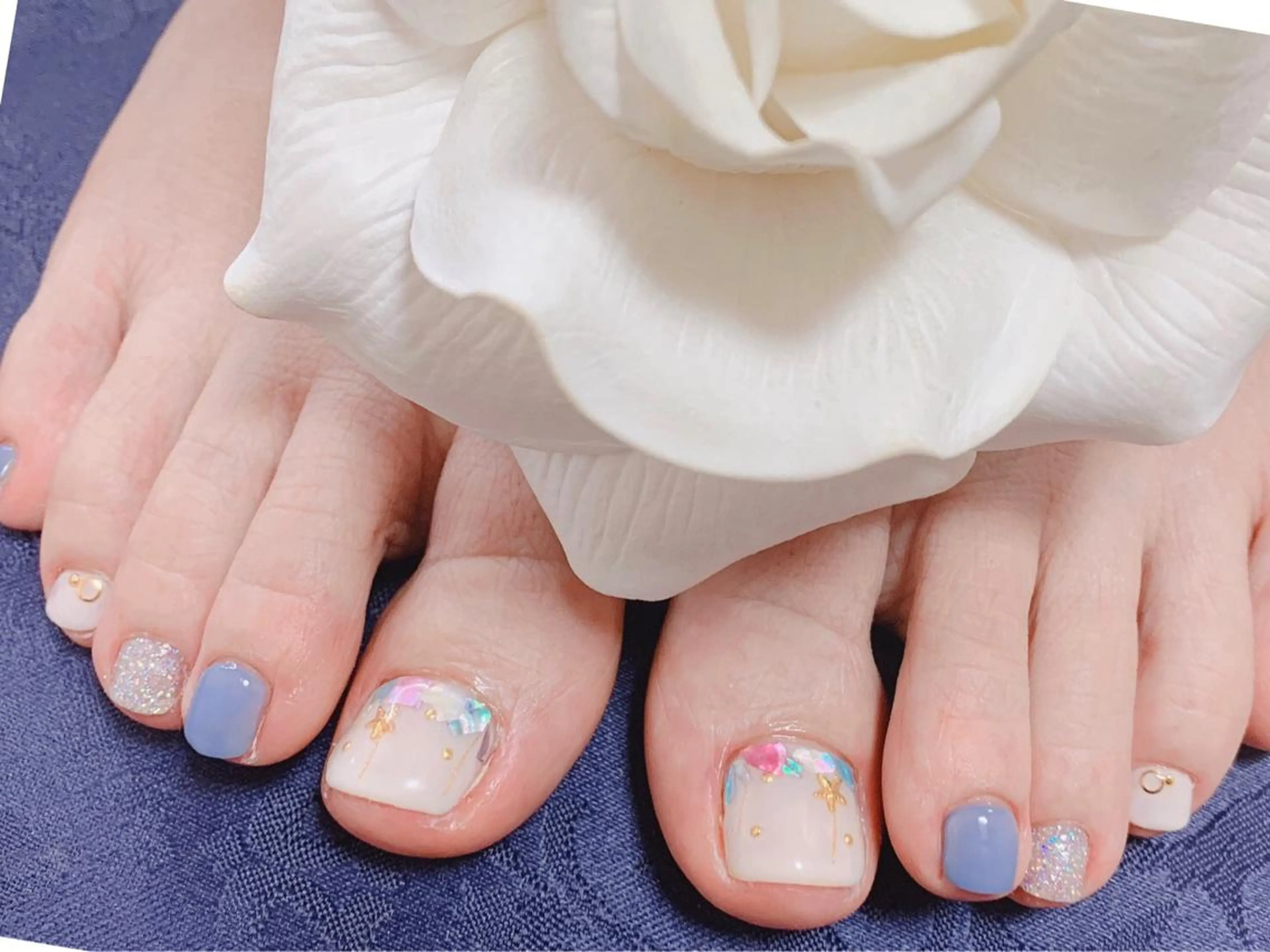 ネイル アートネイル 長さ出し フットネイル グリーン ニュアンスネイル Lily Roseスタッフ一同のマツエク・マツパデザイン