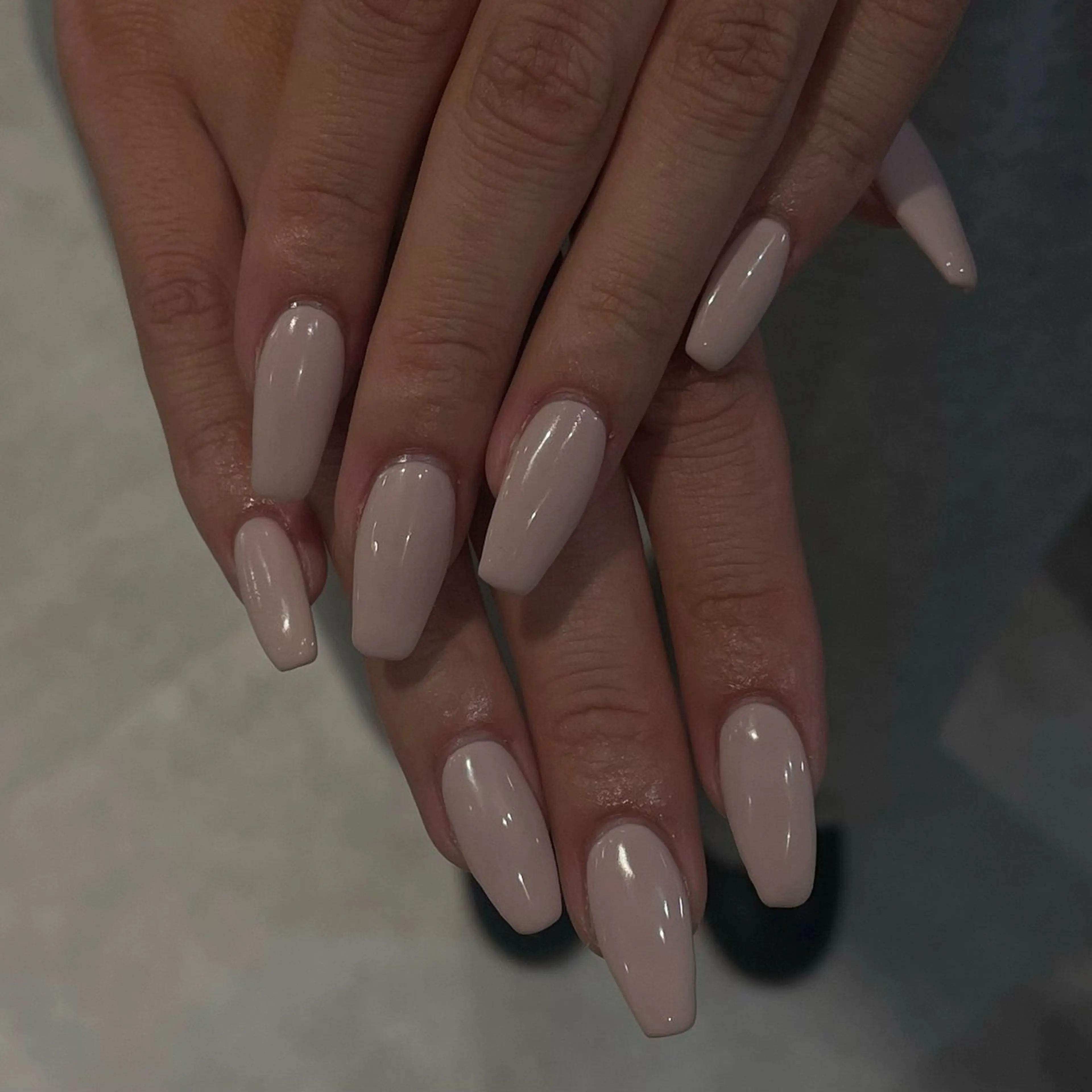 ネイル ハンドネイル 𝑟𝑖𝑠𝑎 🕯‎🤍のネイルデザイン