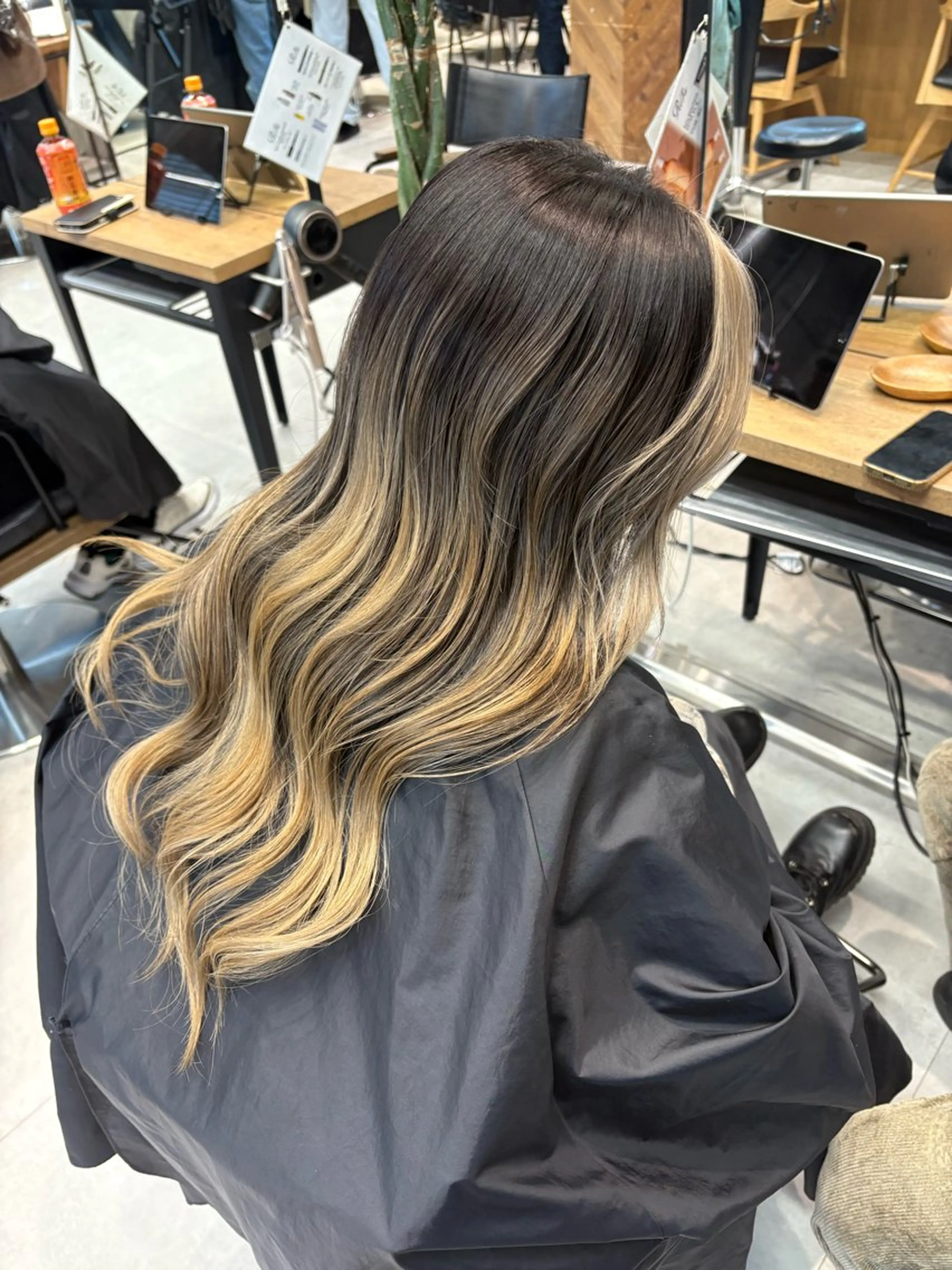 ロング カラー ヘアカラー 🌺kaede🌺 W colorのヘアスタイル