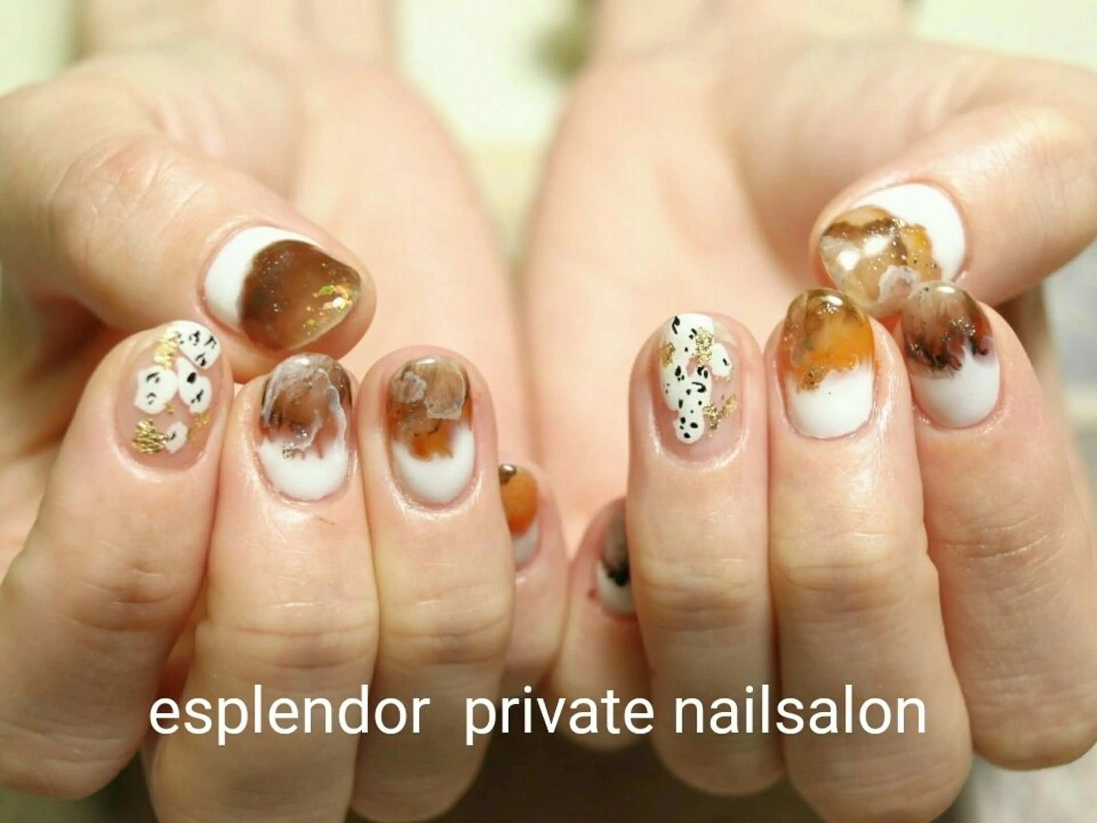 ネイル 持ち込み ニュアンスネイル ホワイト esplendor  エスプレンドル所属・esplendor  エスプレンドルのネイルデザイン