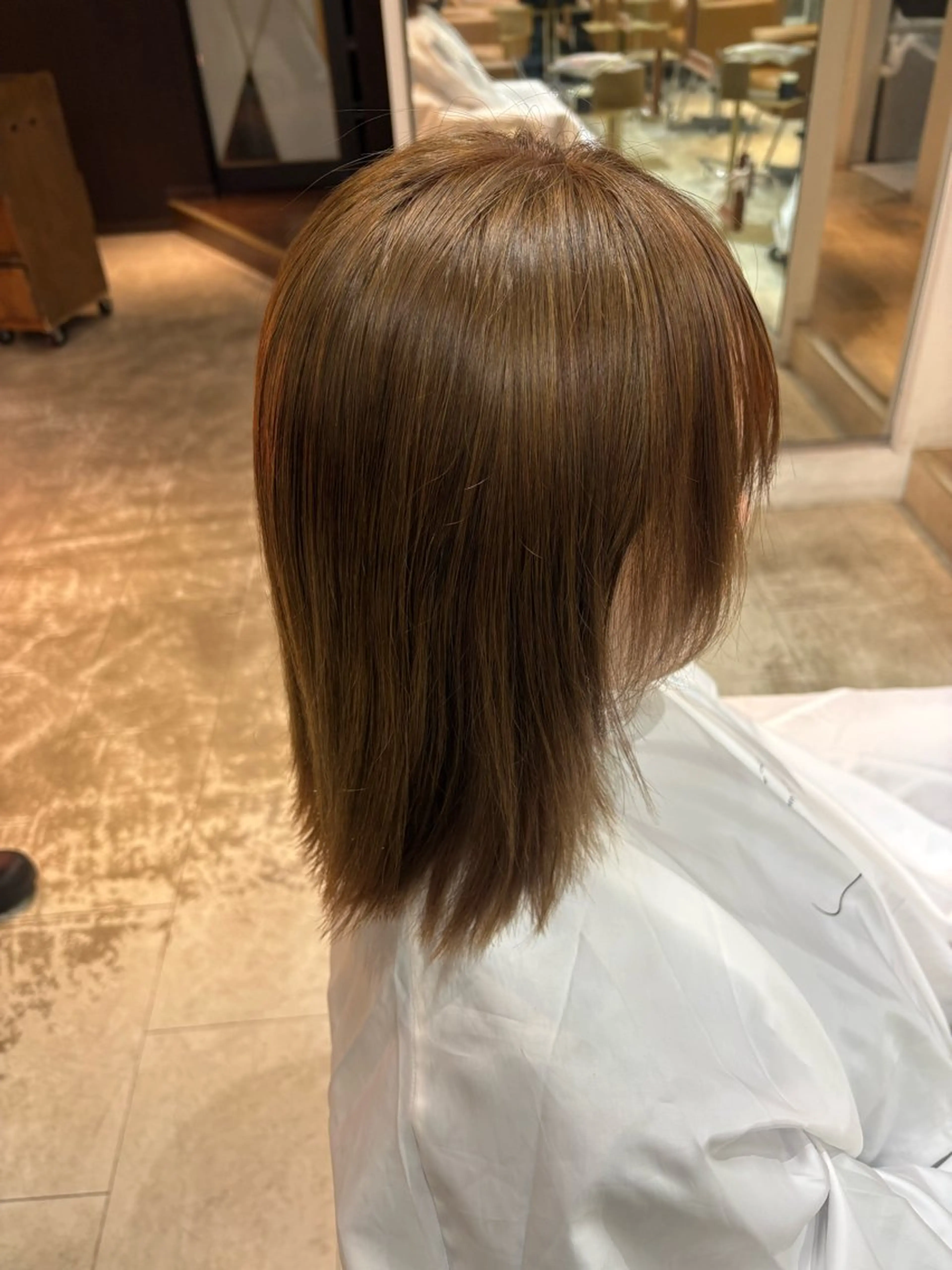 ミディアム KOKORO/ ブリーチ/縮毛矯正のヘアスタイル