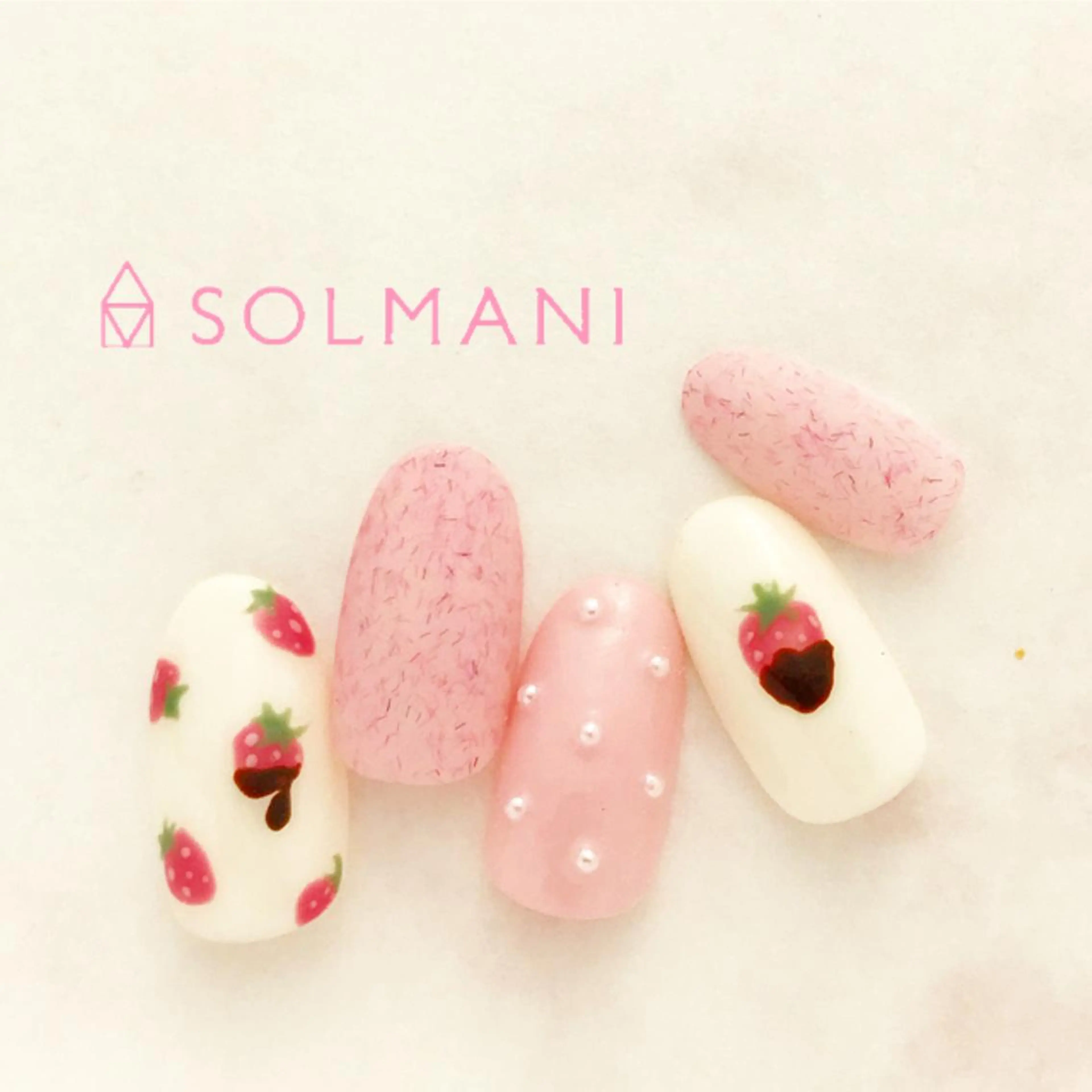 ネイル SOLMANI 予約担当のネイルデザイン