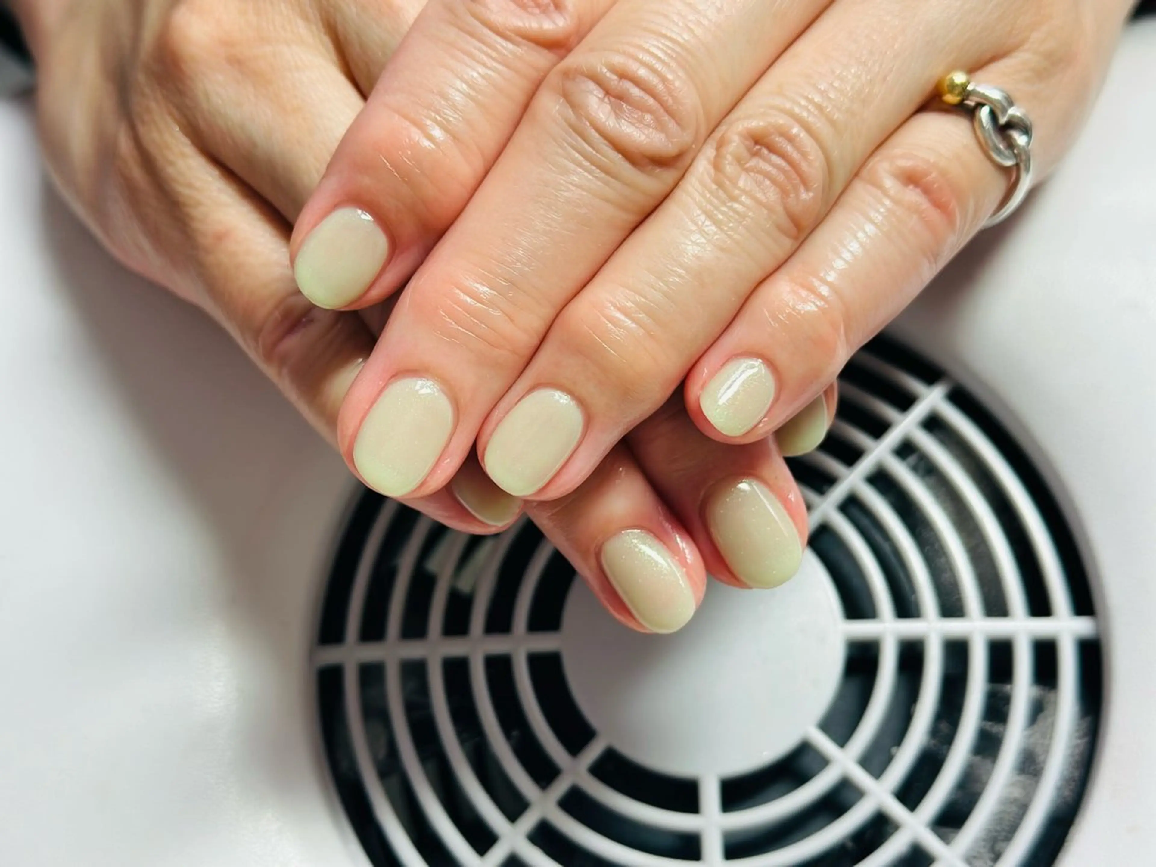 ネイル Nail Room  alma所属・立石 麗奈のネイルデザイン