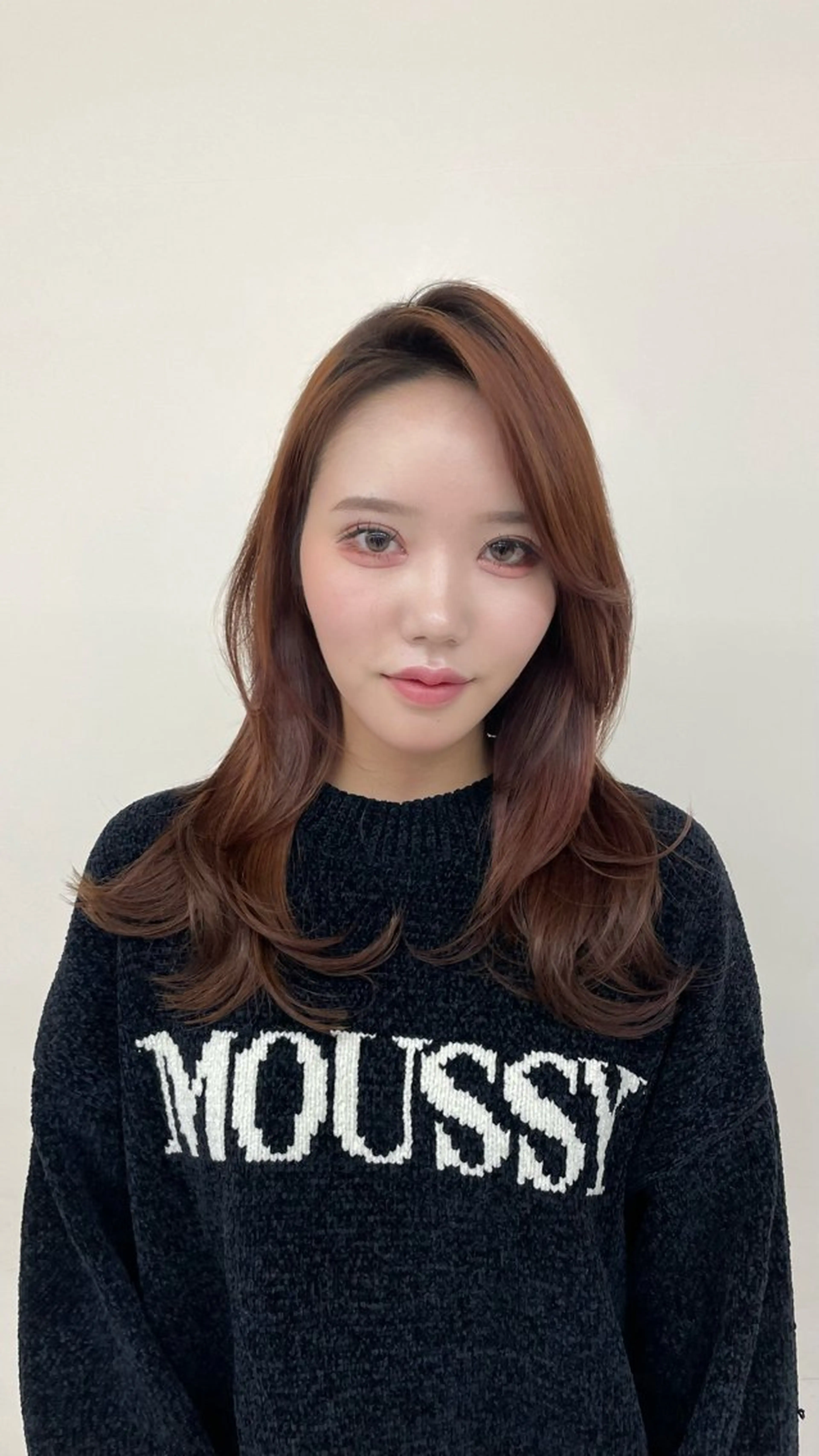 ロング カラー 岡本 七星のヘアスタイル