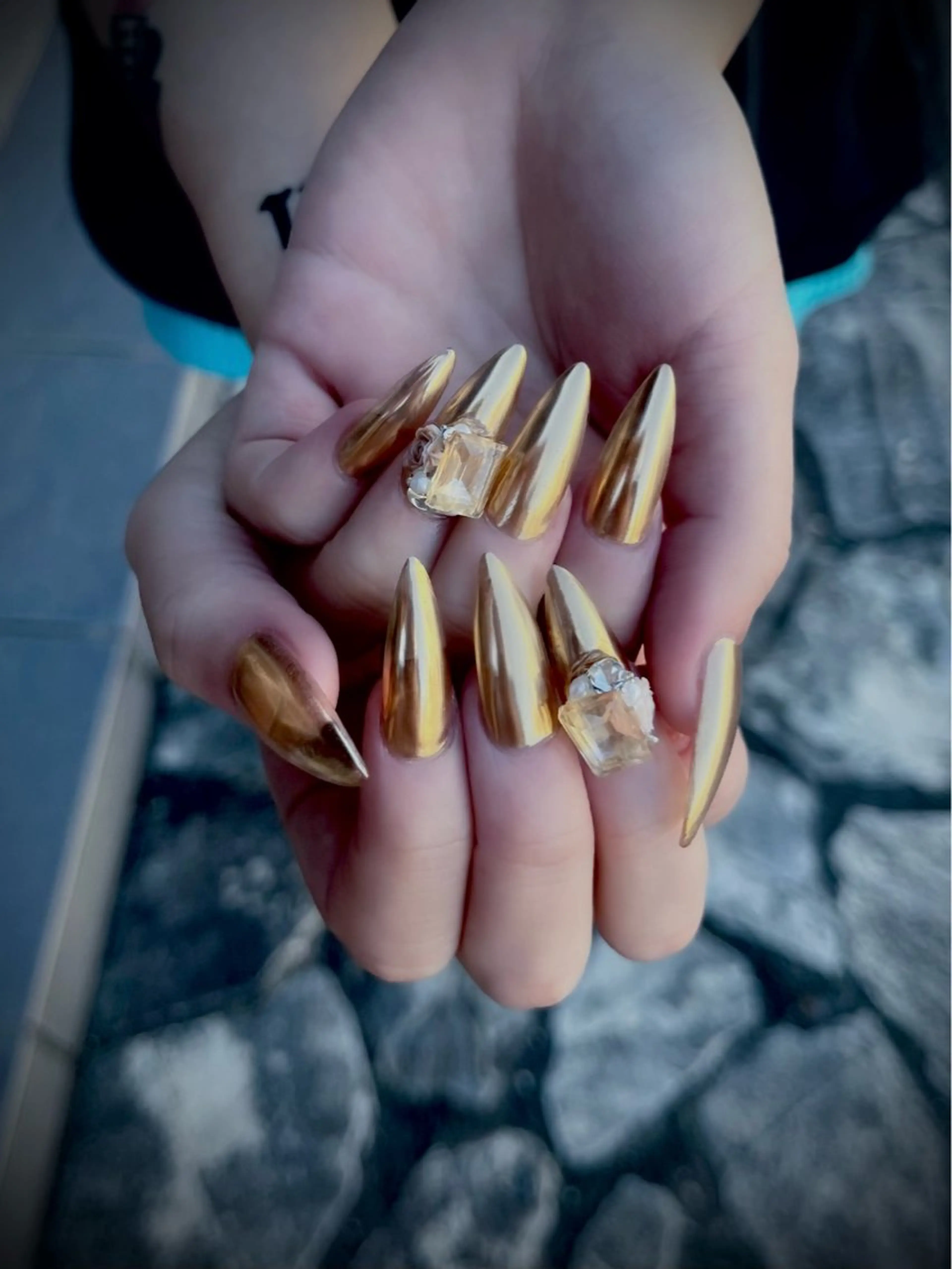 ネイル キラキラネイル マグネットネイル ワンカラーネイル スカルプネイル ワンホンネイル nine.🦋 YUKOのネイルデザイン