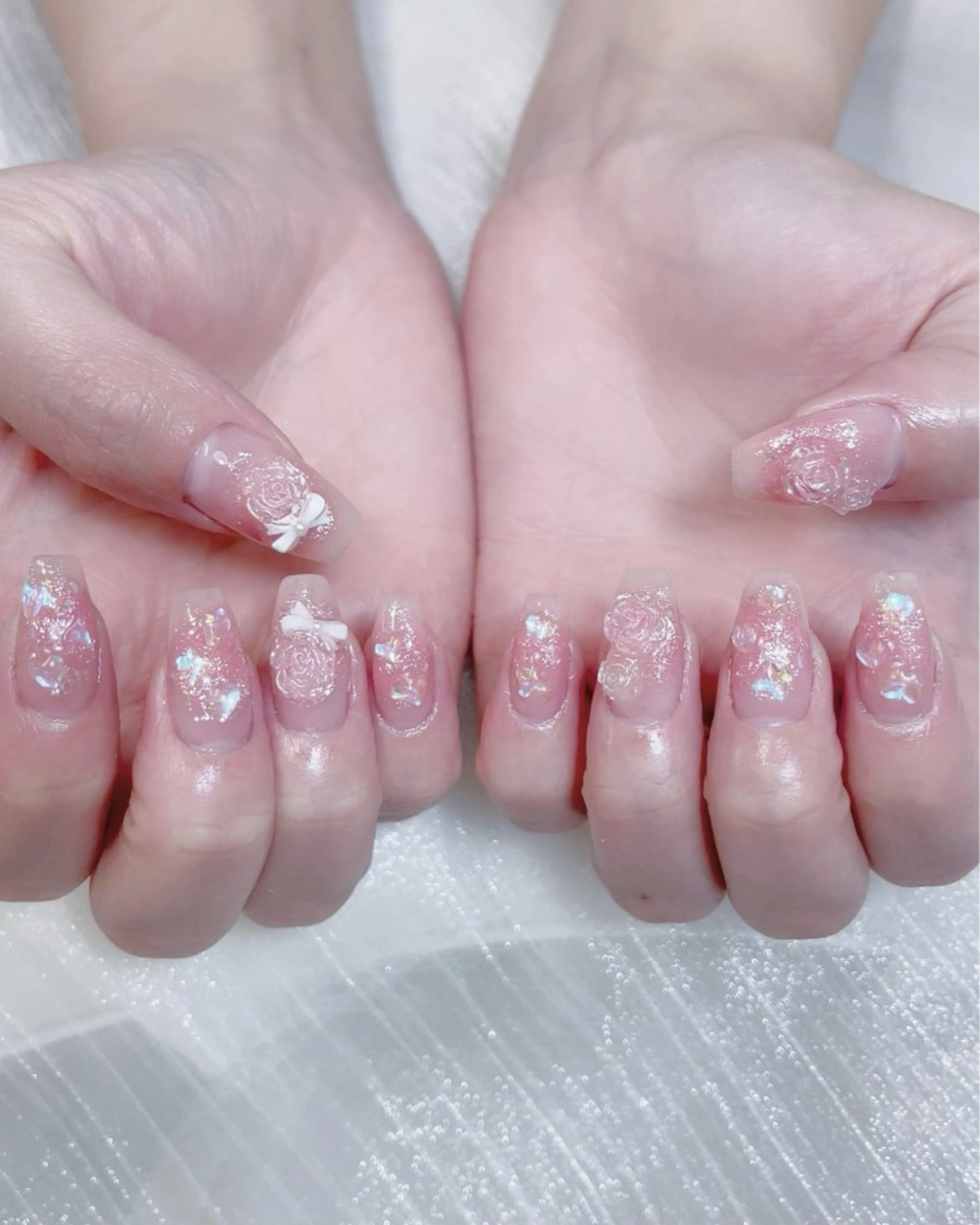 ネイル チークネイル フレンチネイル キラキラネイル 韓国ネイル ワンホンネイル ハンドネイル Speraネイル 大宮店🎀のネイルデザイン